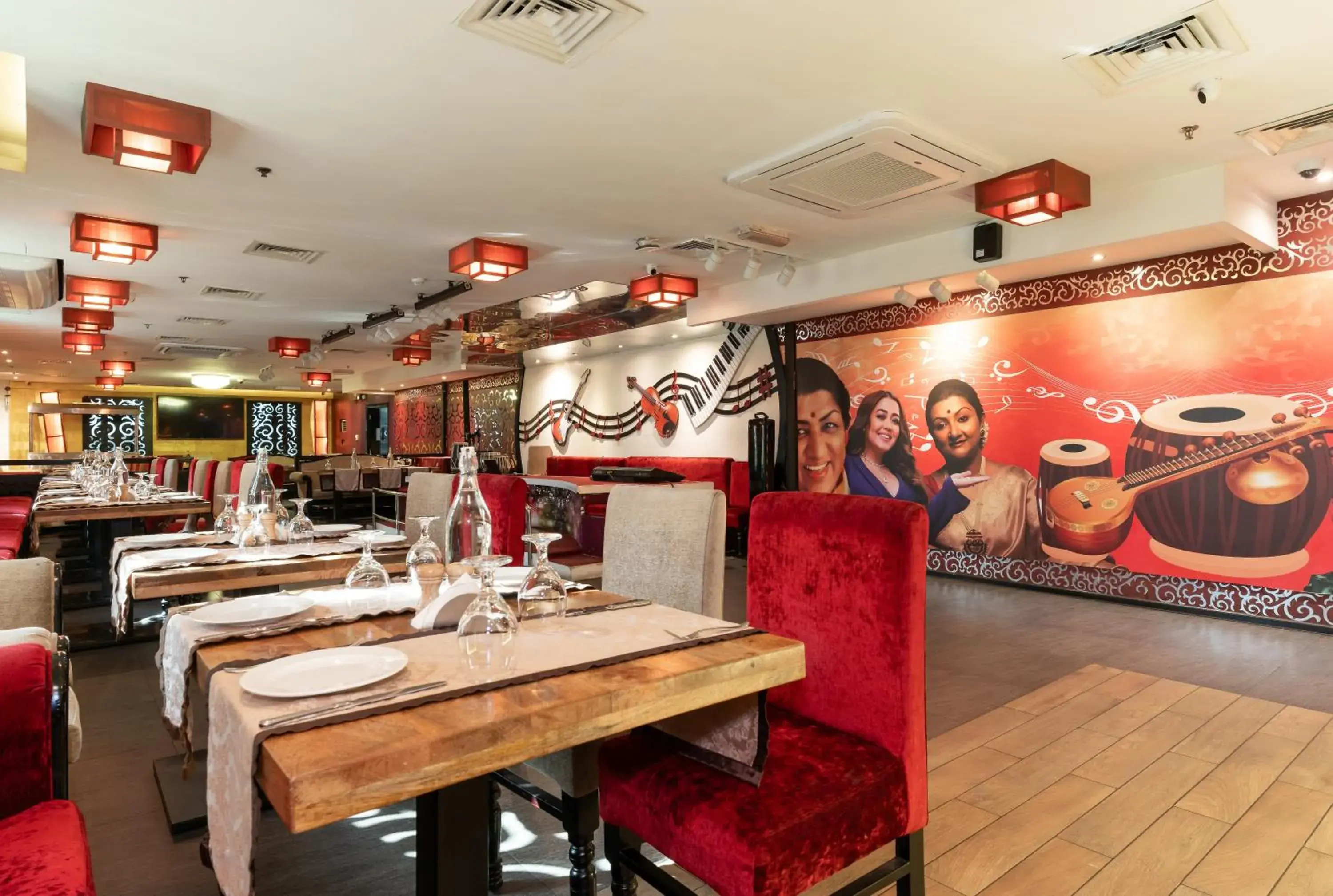 Restaurant/places to eat in Howard Johnson Bur Dubai Restaurant/places to eat in Howard Johnson Bur Dubai