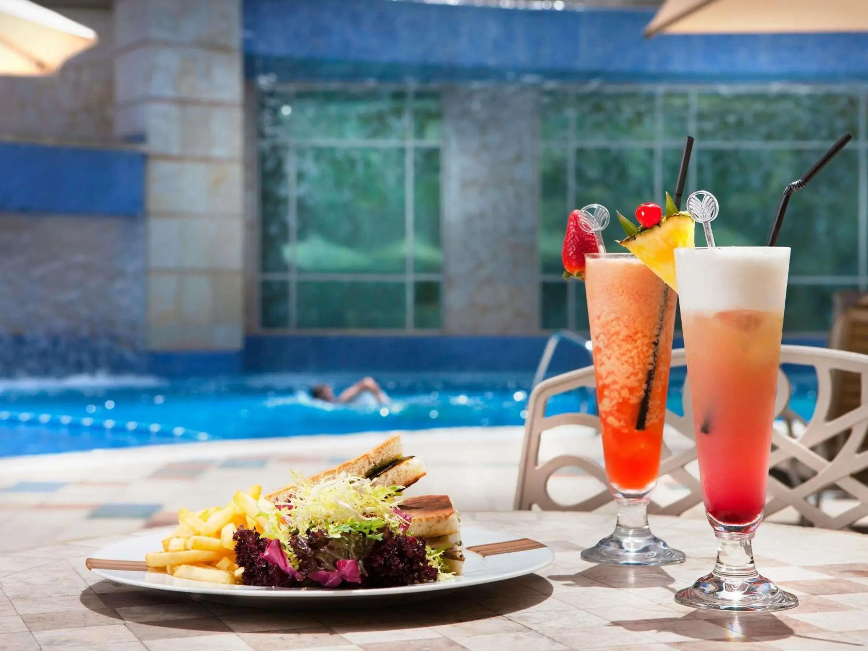 Pool view in Swissôtel Al Murooj Dubai Pool view in Swissôtel Al Murooj Dubai