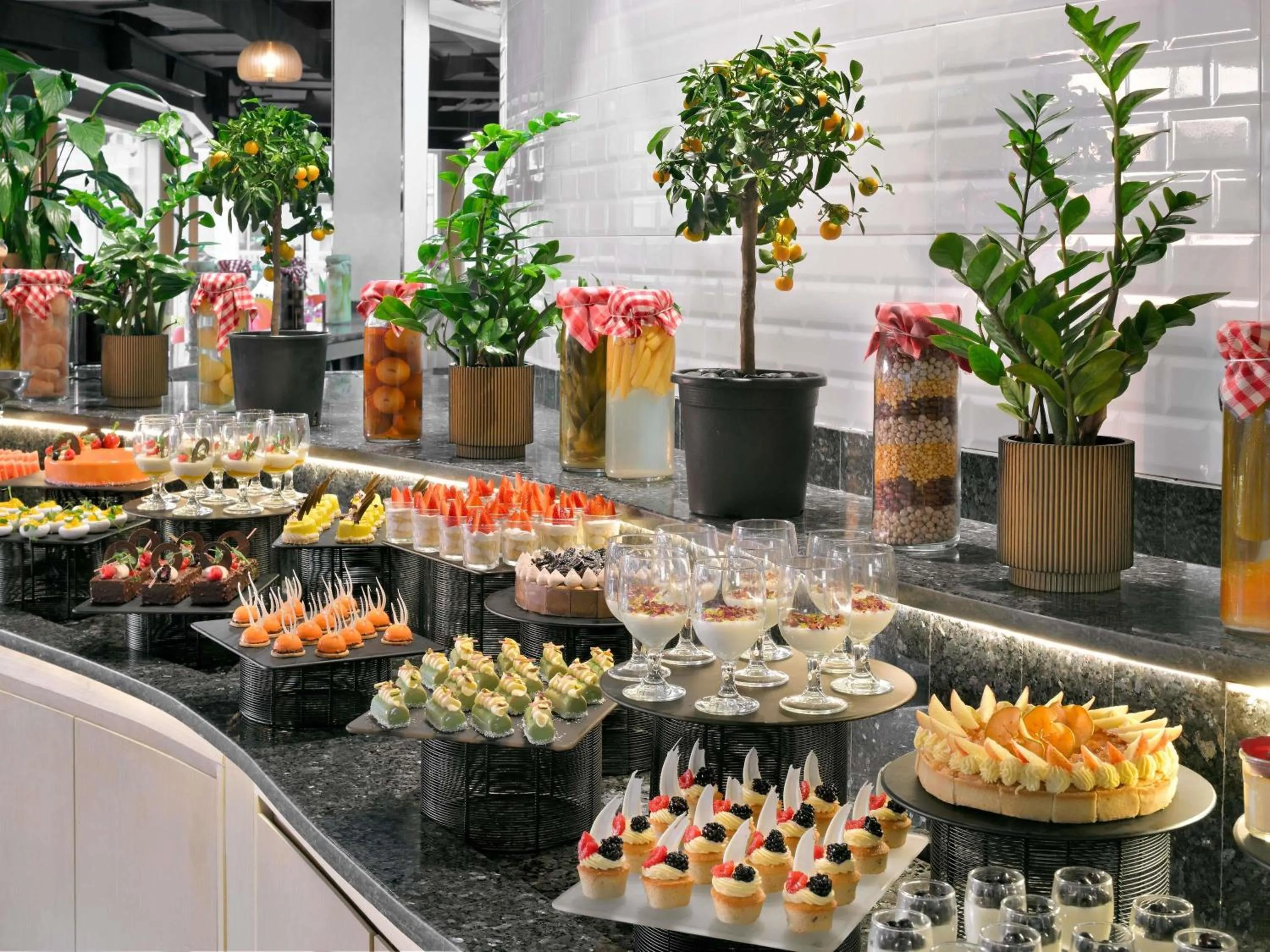 Breakfast in Swissôtel Al Murooj Dubai