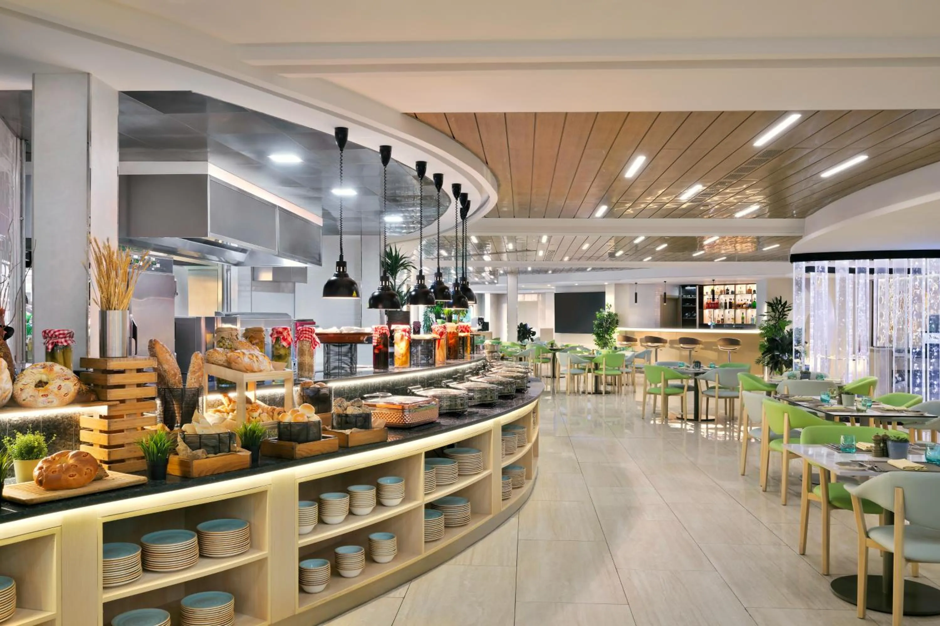 Buffet breakfast in Swissôtel Al Murooj Dubai