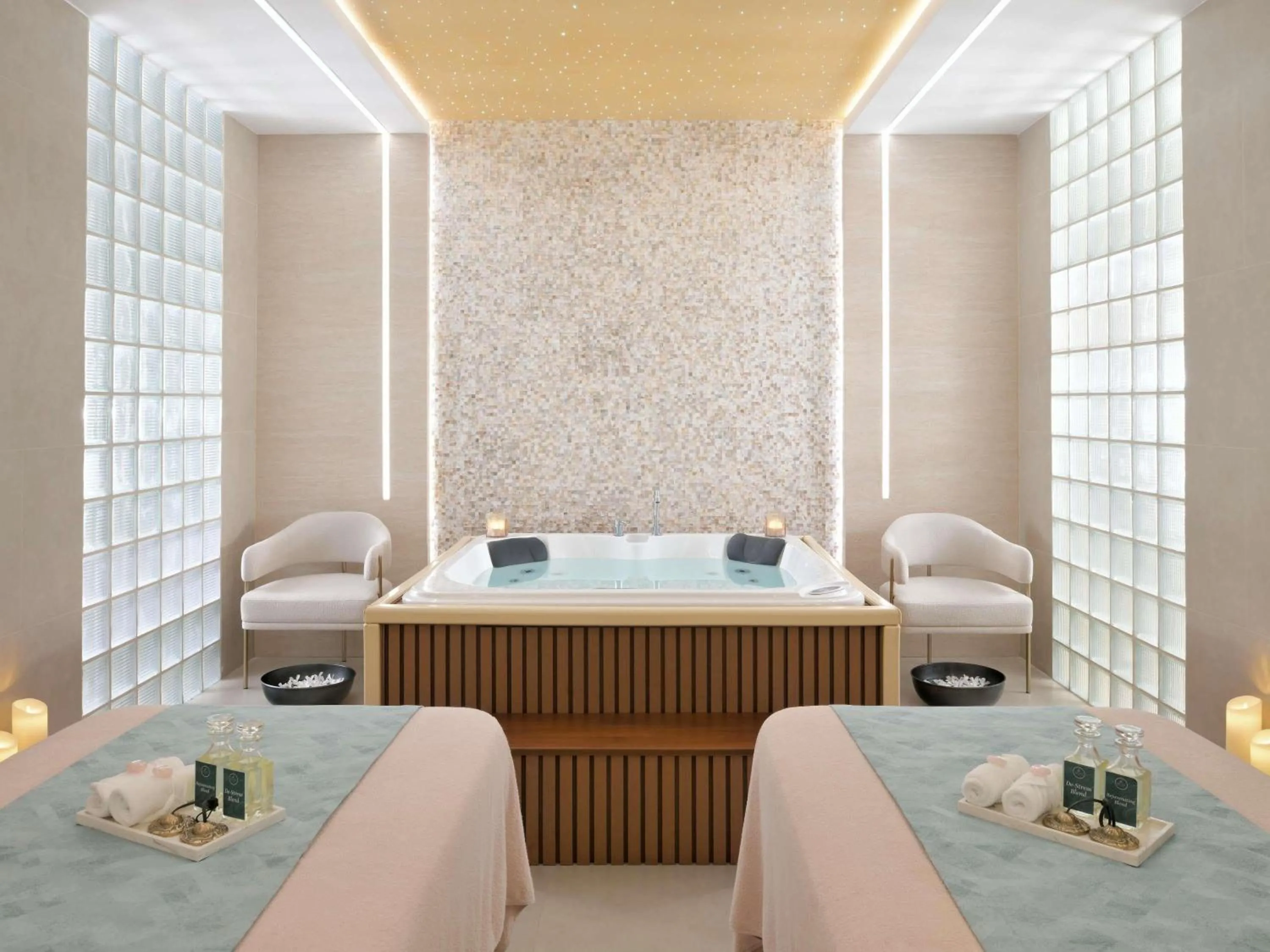 Spa and wellness centre/facilities, Bed in Swissôtel Al Murooj Dubai