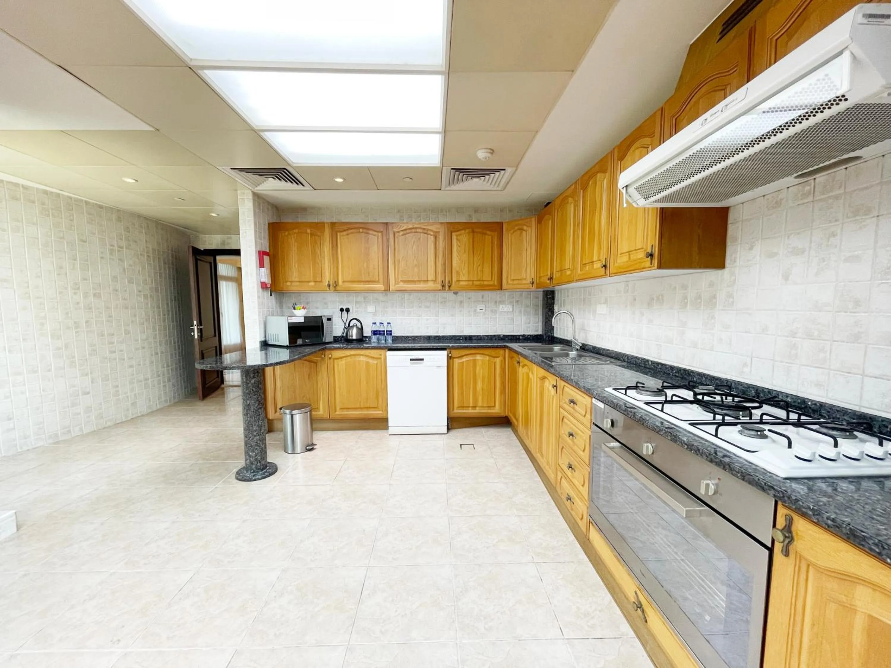 Kitchen or kitchenette in Swissôtel Al Murooj Dubai