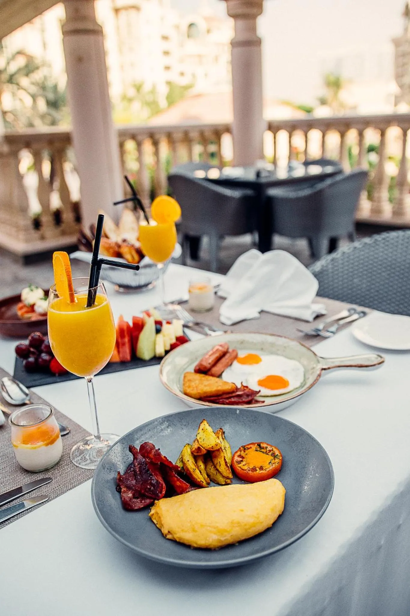 Breakfast in Swissôtel Al Murooj Dubai