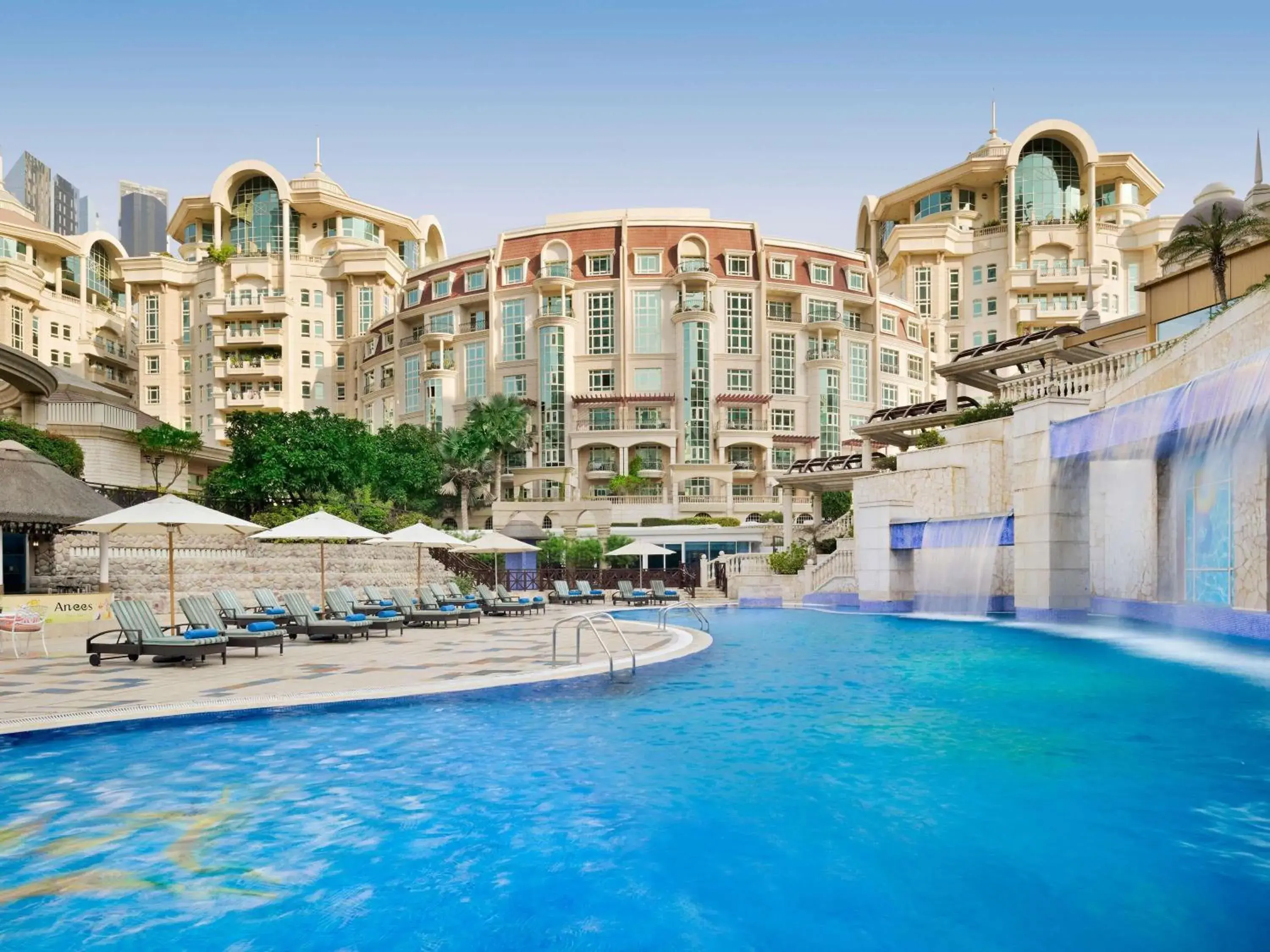 Pool view in Swissôtel Al Murooj Dubai Pool view in Swissôtel Al Murooj Dubai