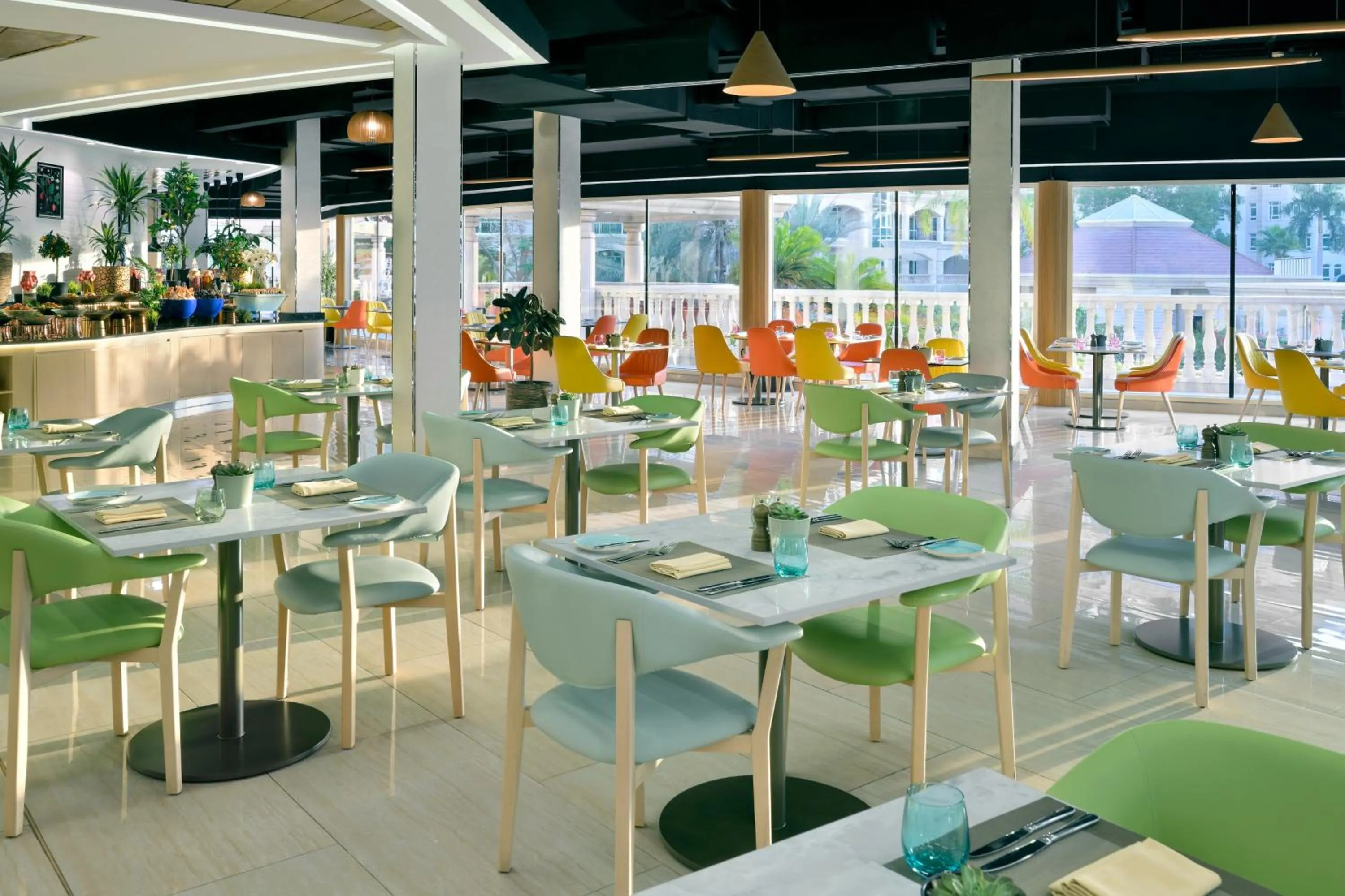 Restaurant/places to eat in Swissôtel Al Murooj Dubai