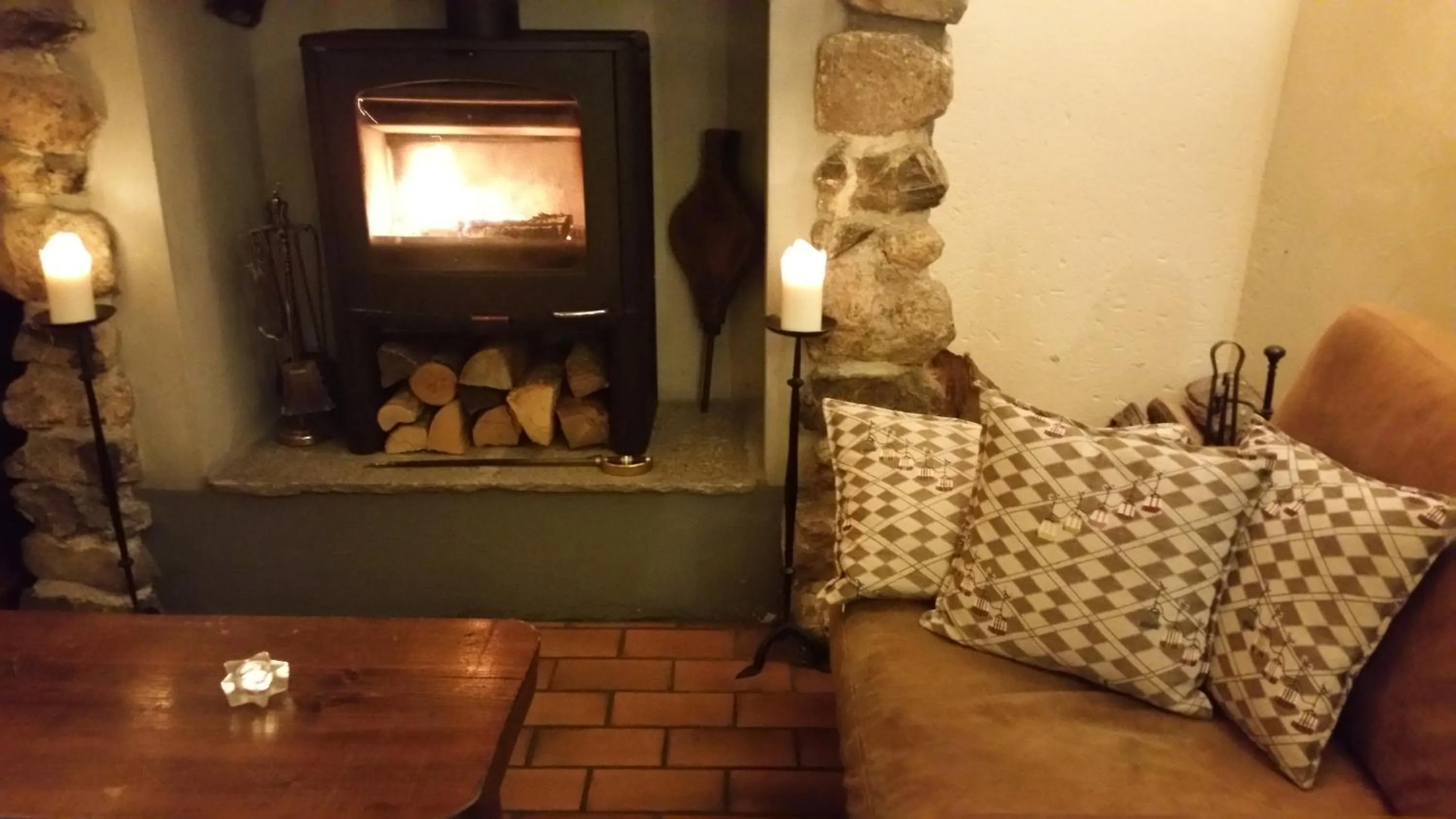 Lounge or bar in Hotel Auberge Edelweiss