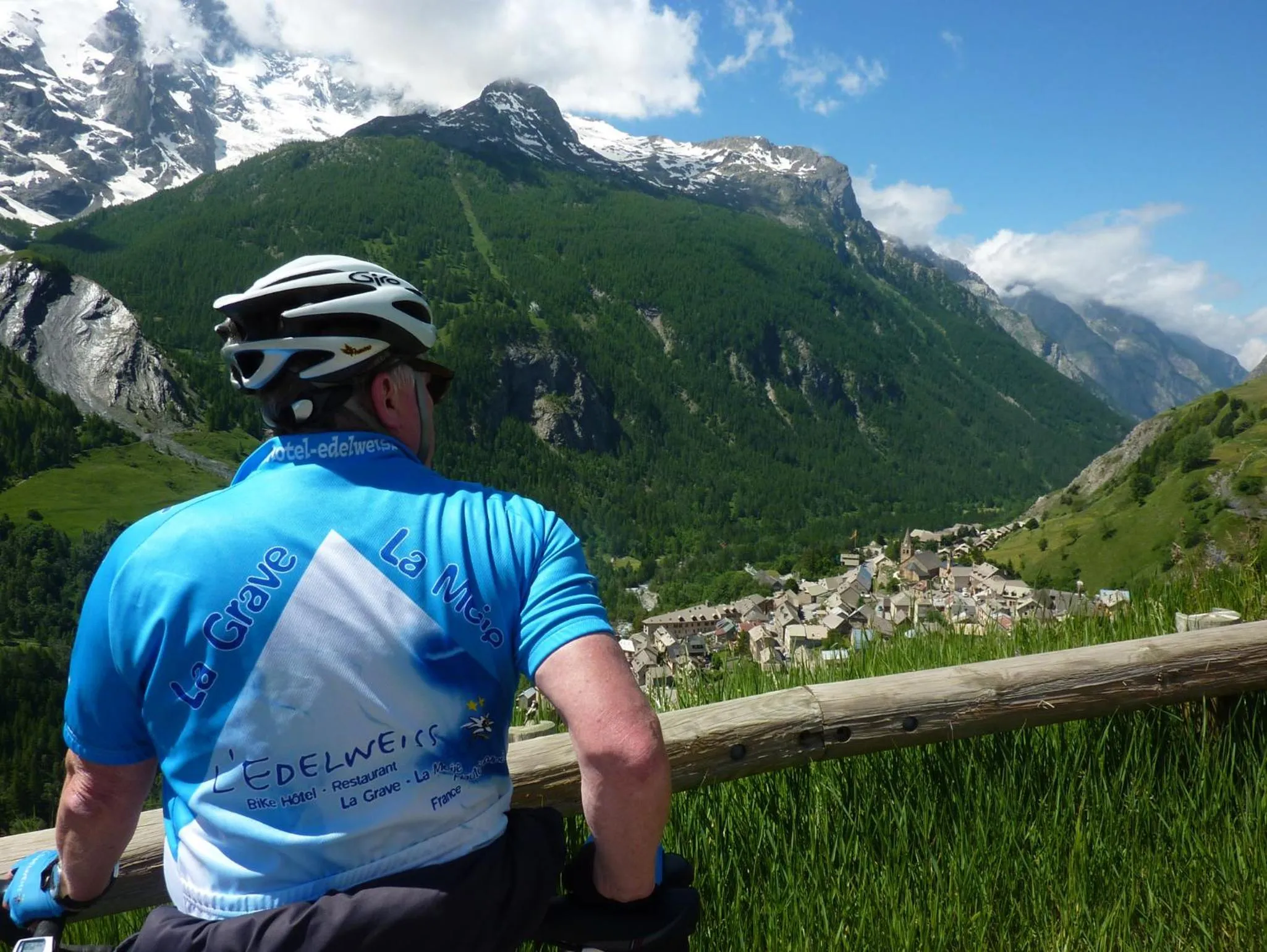 Cycling in Hotel Auberge Edelweiss