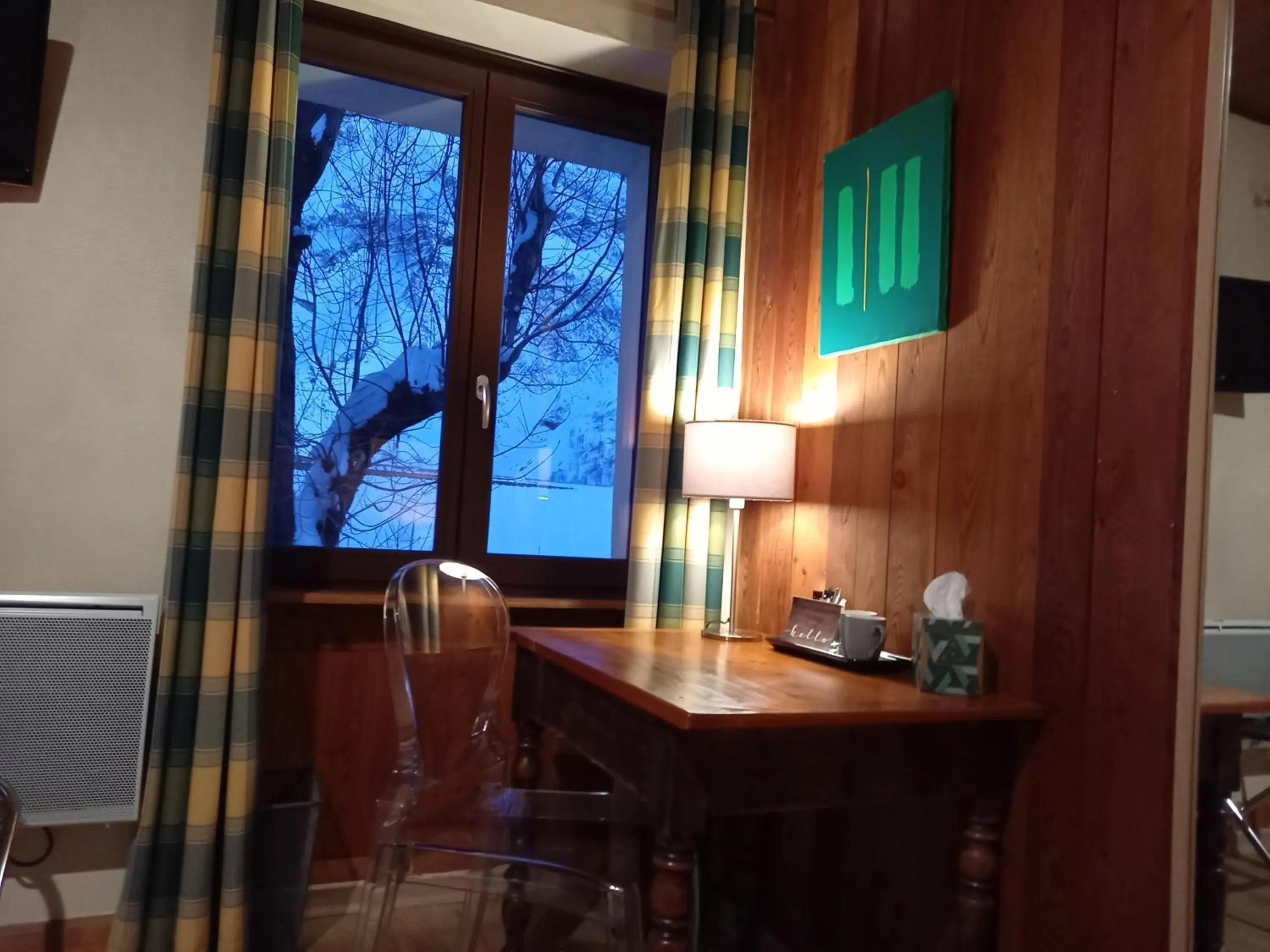 Bedroom in Hotel Auberge Edelweiss