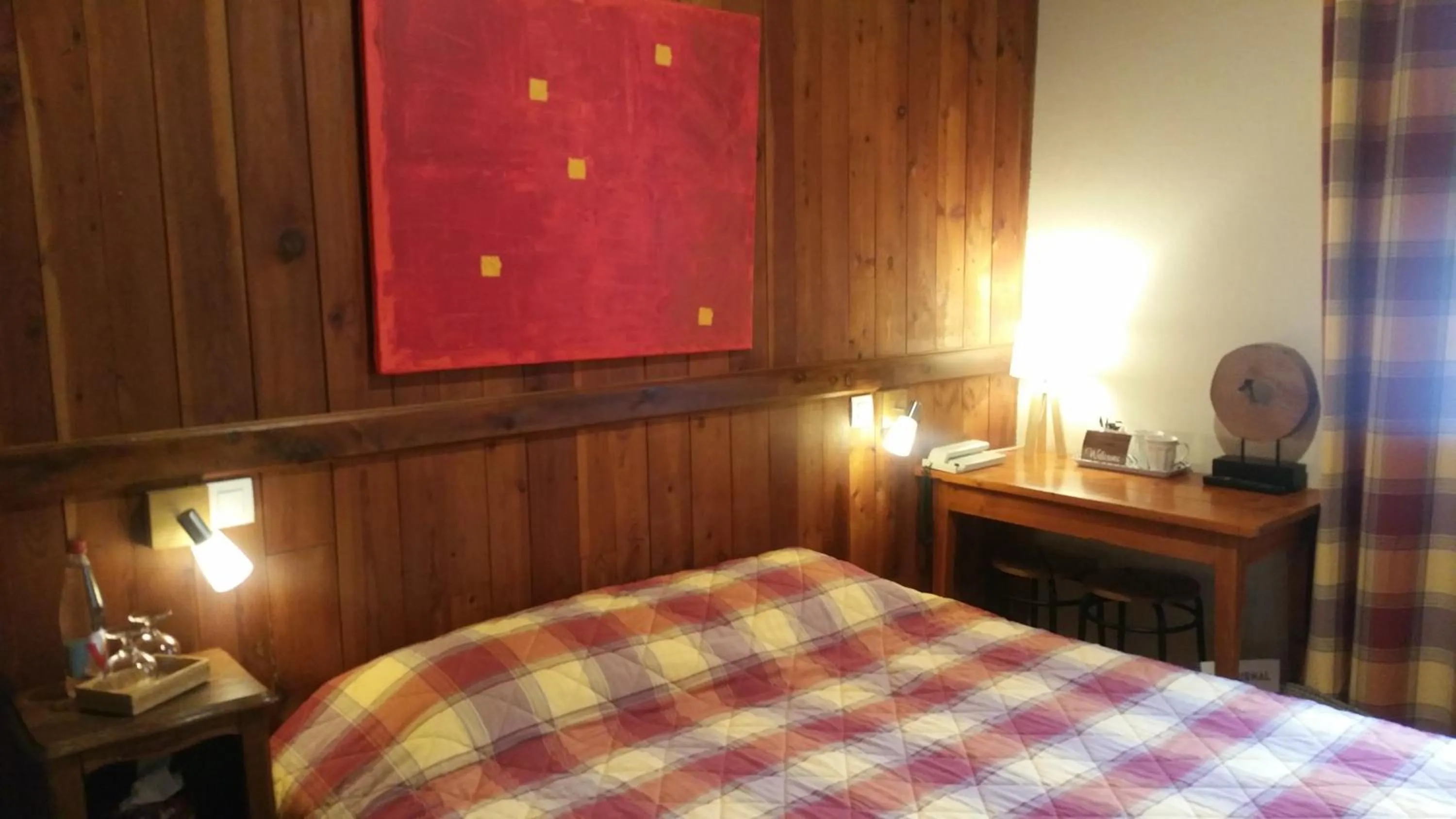 Photo of the whole room in Hotel Auberge Edelweiss