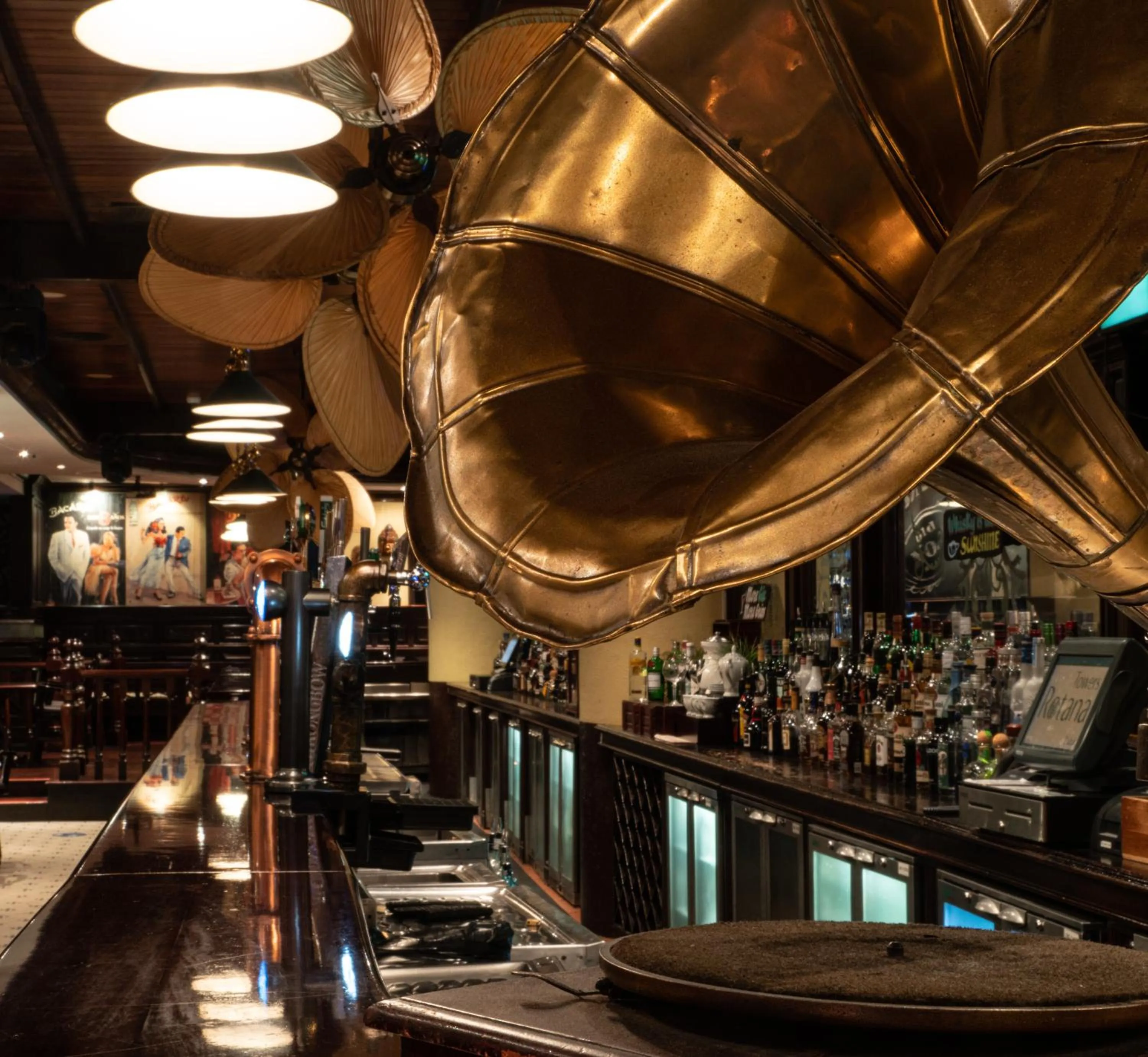 Restaurant/places to eat in Towers Rotana - Dubai