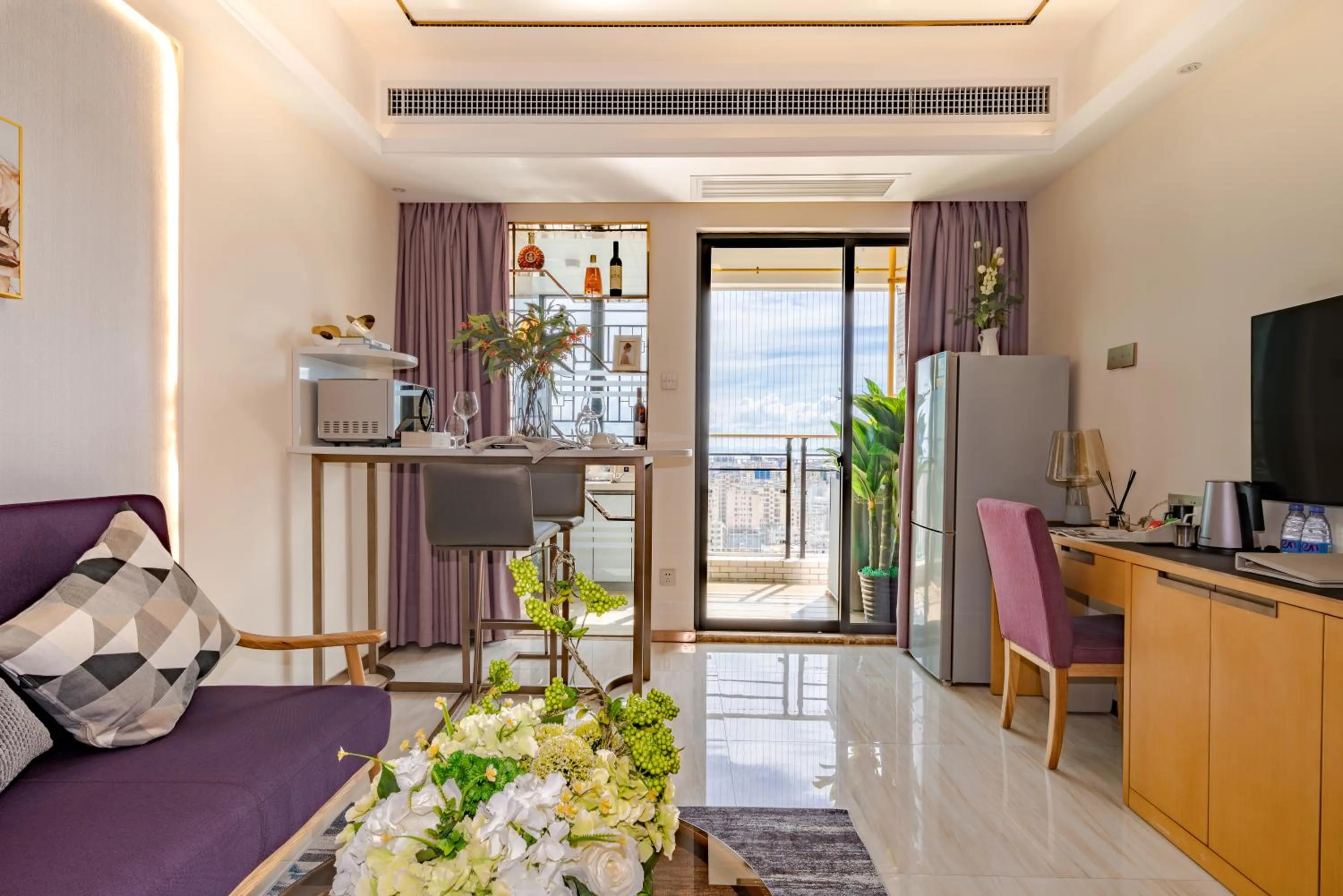 Living room in Dingshang Apartment Hotel