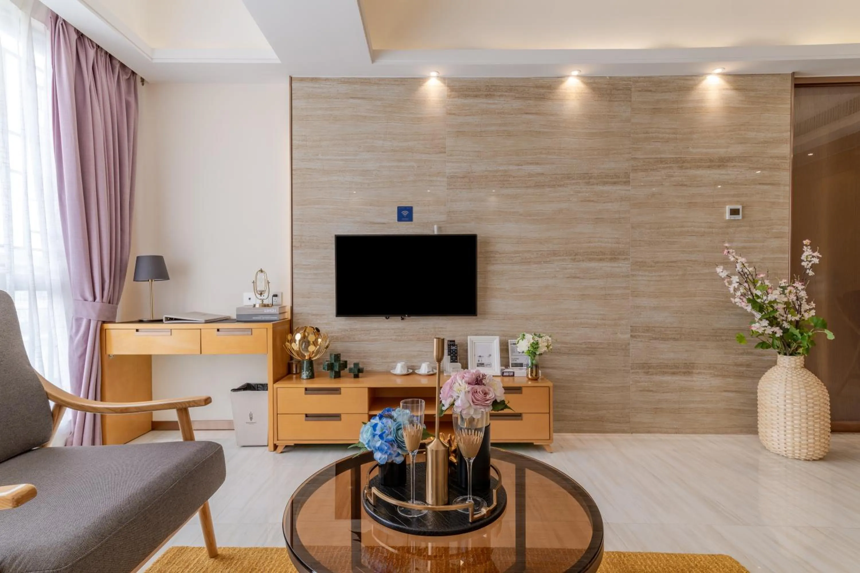 Living room in Dingshang Apartment Hotel