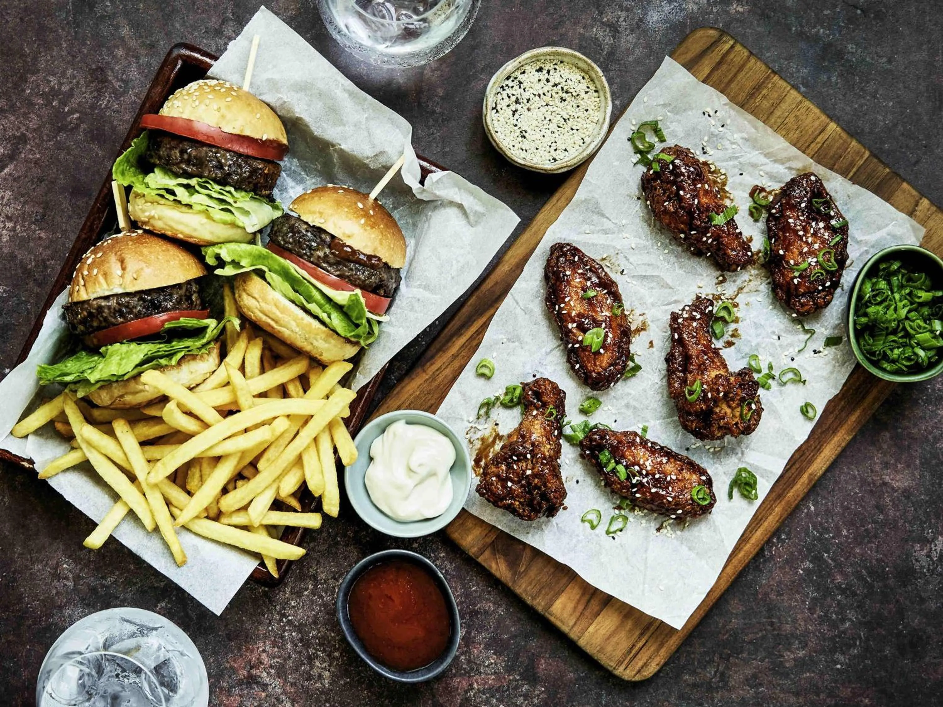 Restaurant/places to eat in Mövenpick Grand Al Bustan