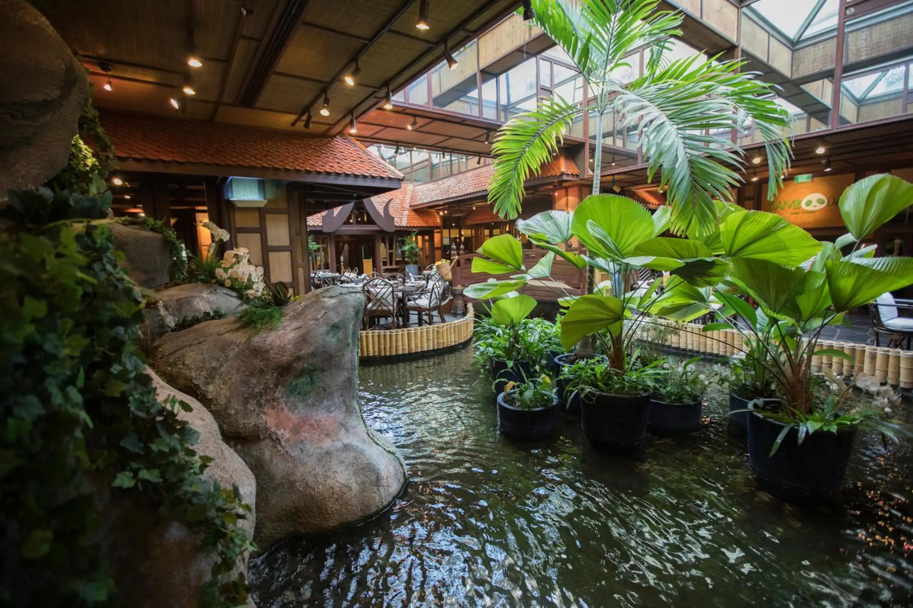 Restaurant/places to eat in Mövenpick Grand Al Bustan Restaurant/places to eat in Mövenpick Grand Al Bustan