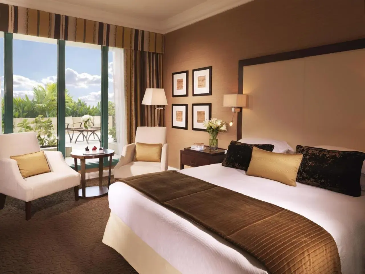 Bedroom, Bed in Mövenpick Grand Al Bustan Bedroom, Bed in Mövenpick Grand Al Bustan