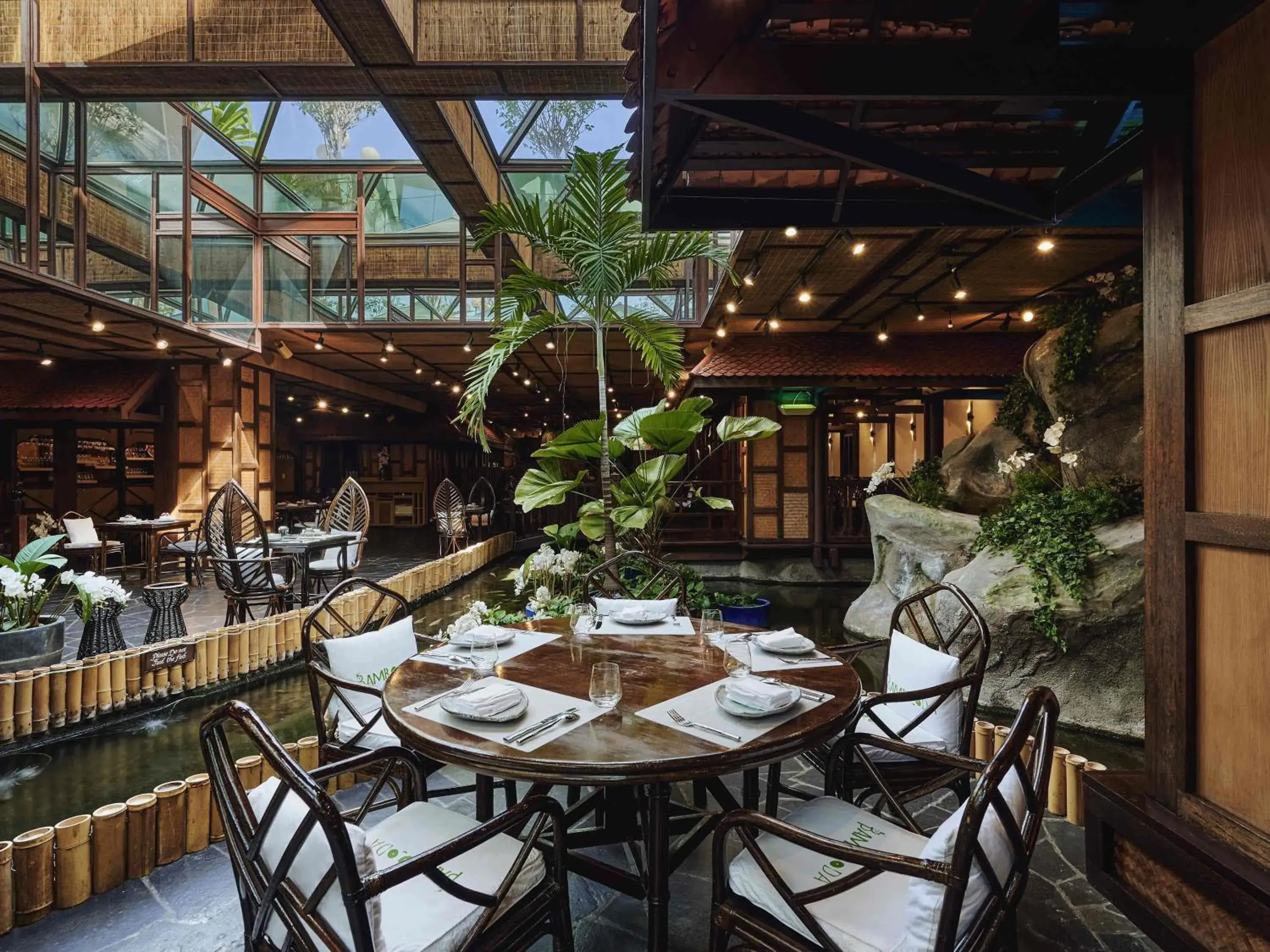 Restaurant/places to eat in Mövenpick Grand Al Bustan Restaurant/places to eat in Mövenpick Grand Al Bustan