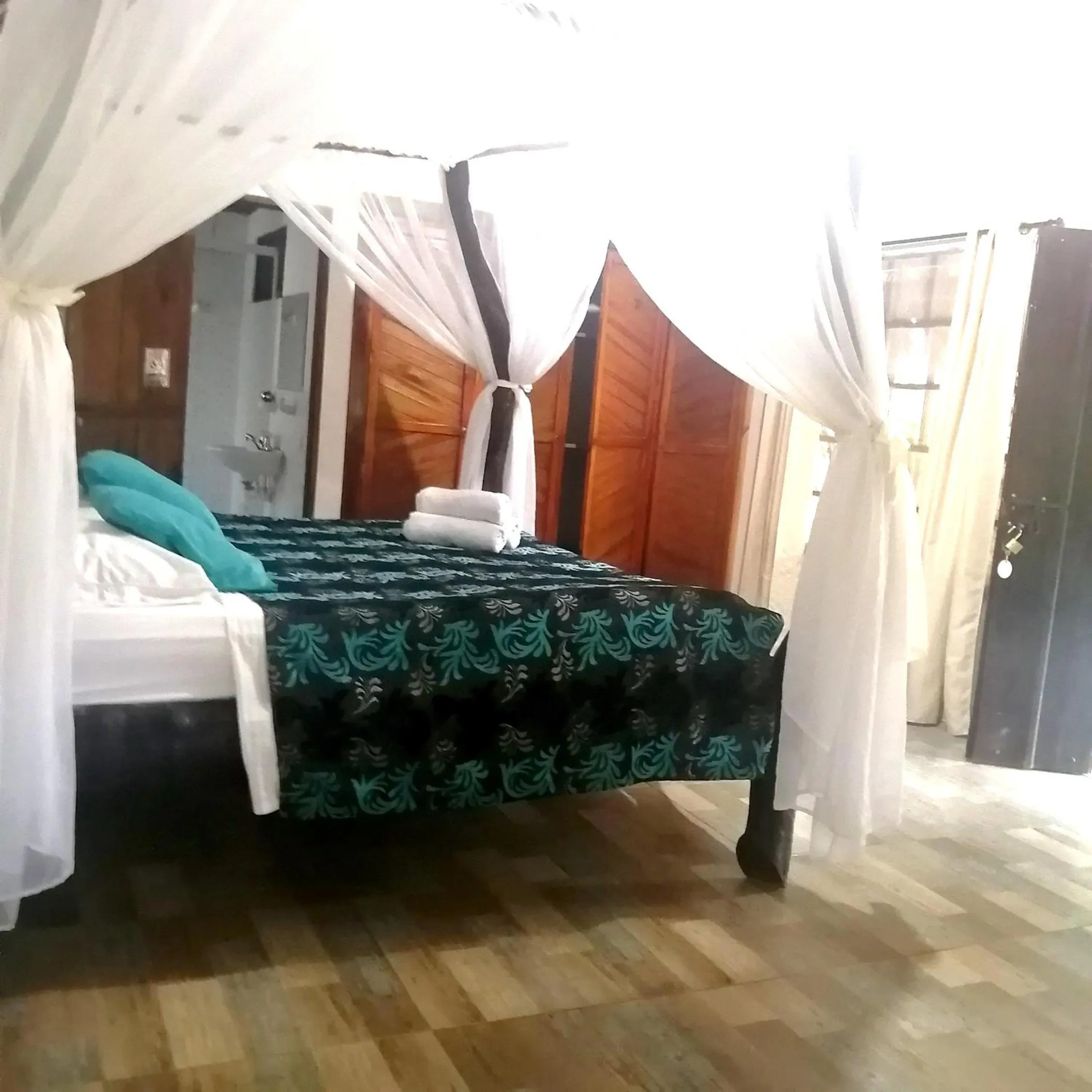 Bathroom, Bed in Hostal Villa Cata