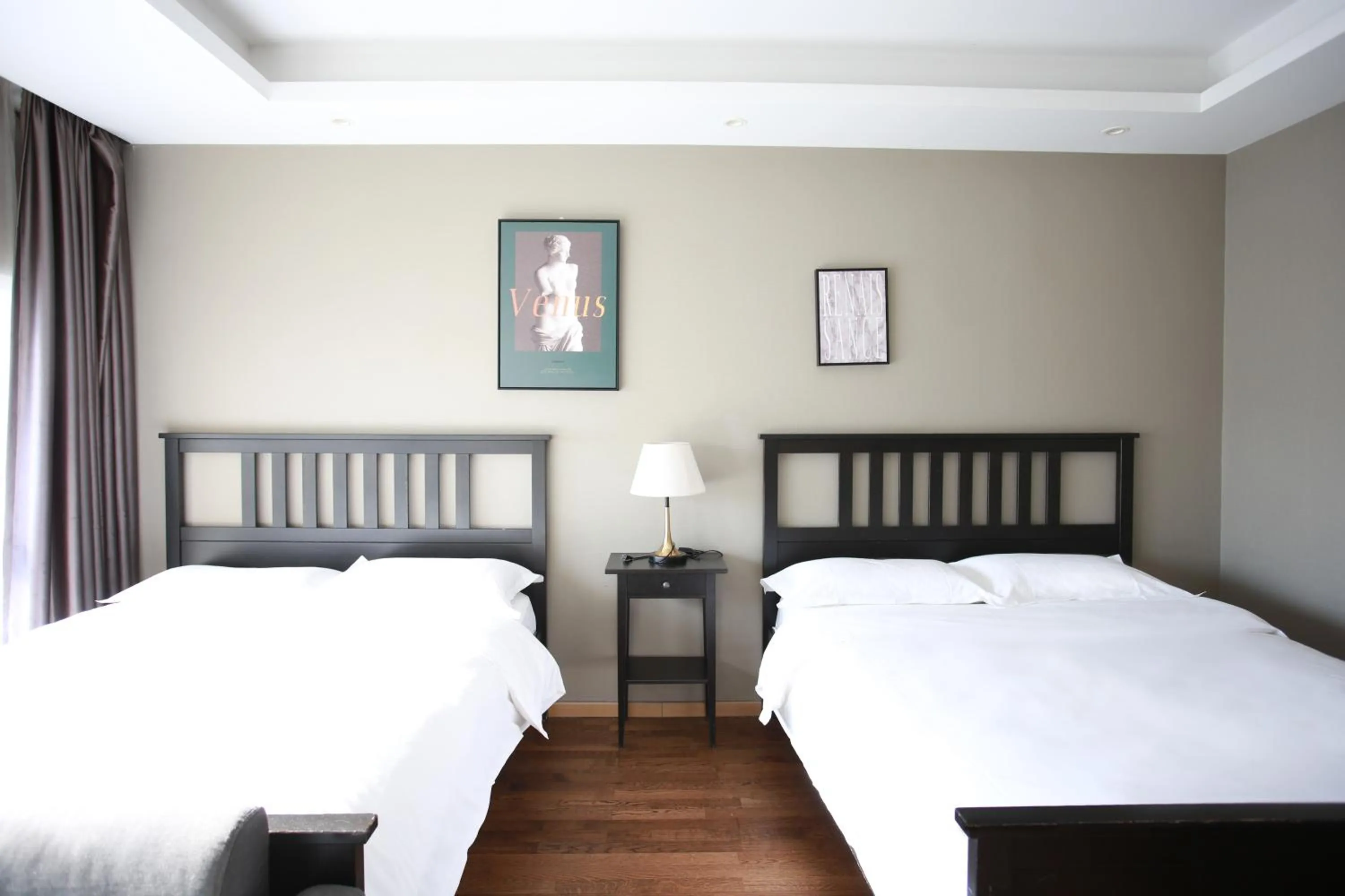 Bed in Yashi International Aparthotel