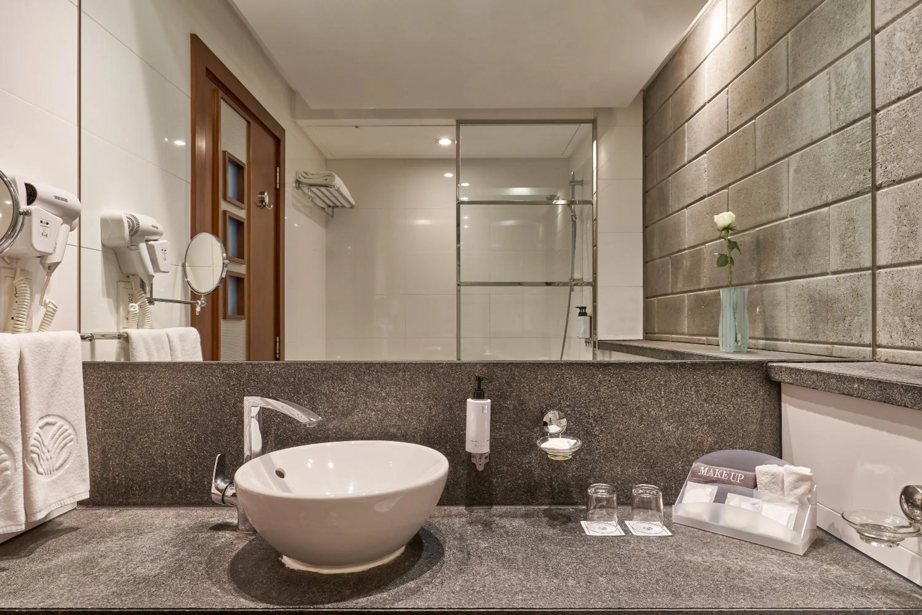 Bathroom in Villa Rotana