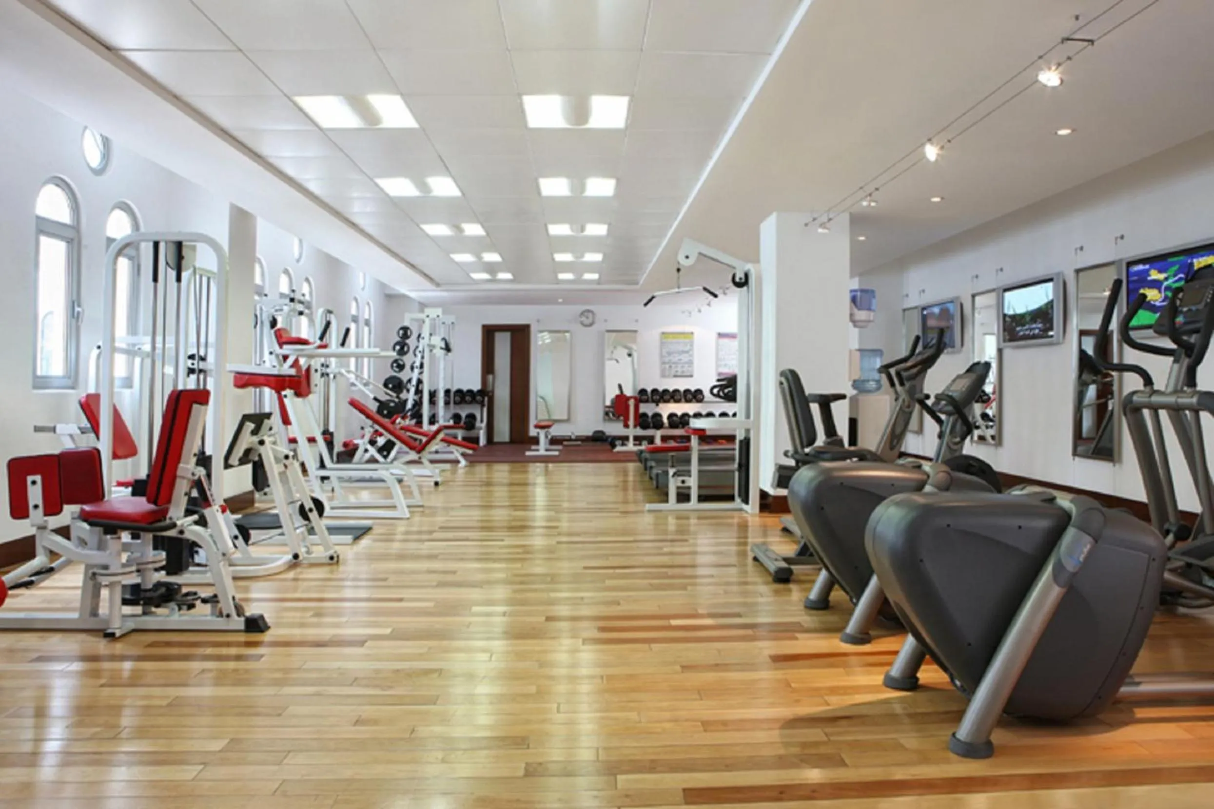 Fitness centre/facilities in Villa Rotana