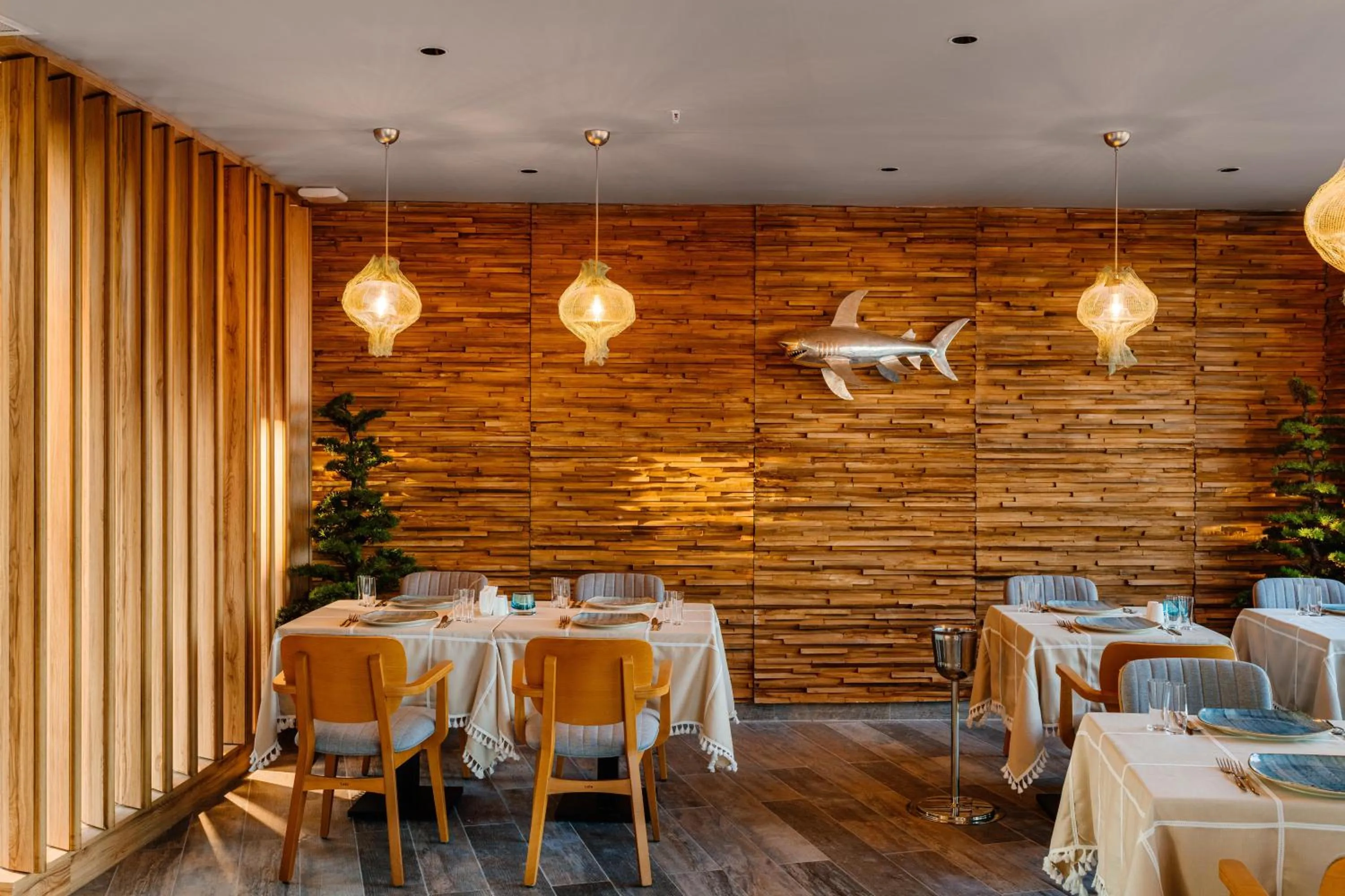 Restaurant/places to eat in Concorde Tower Hotel & Casino