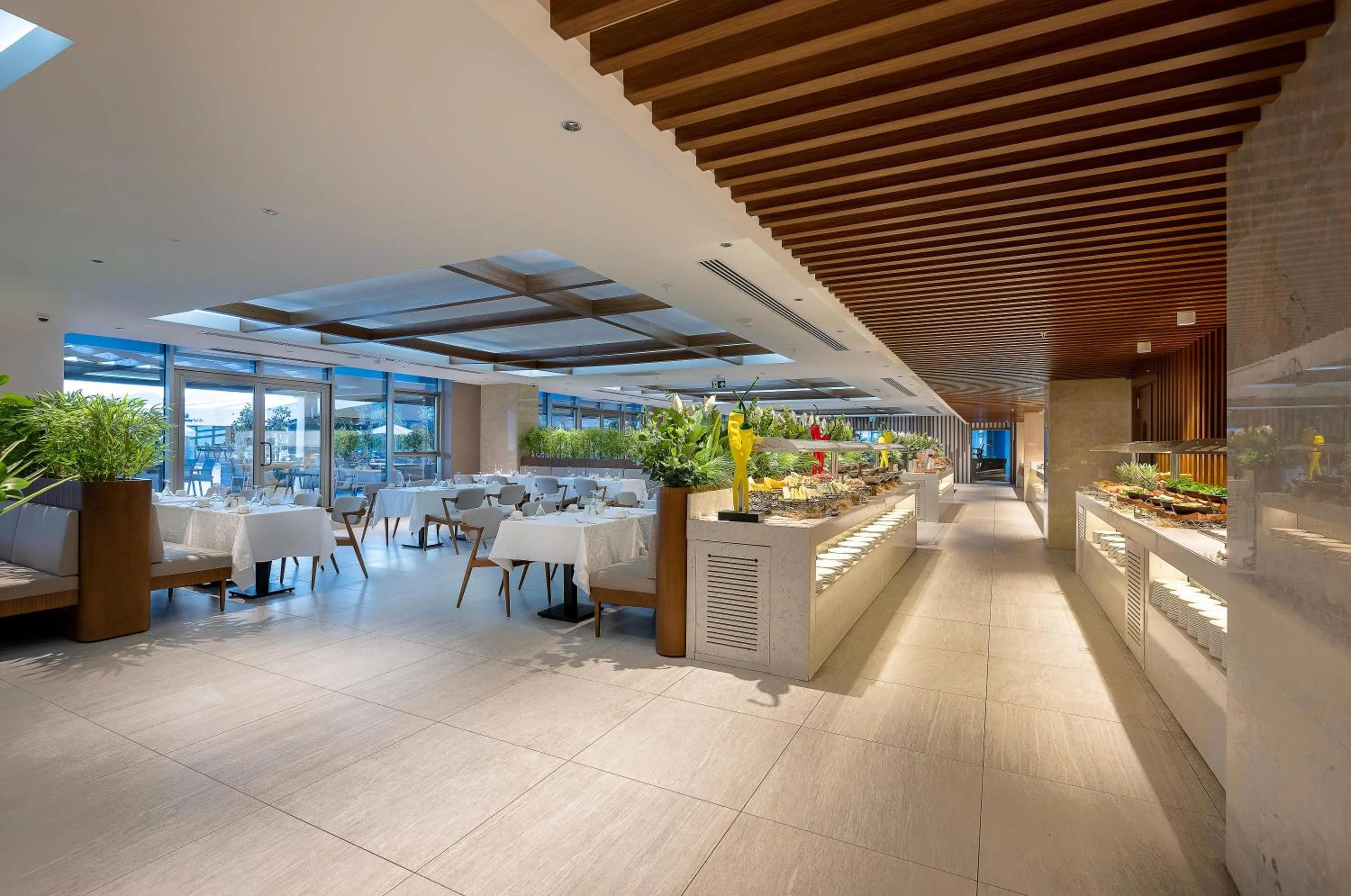 Restaurant/places to eat in Concorde Tower Hotel & Casino