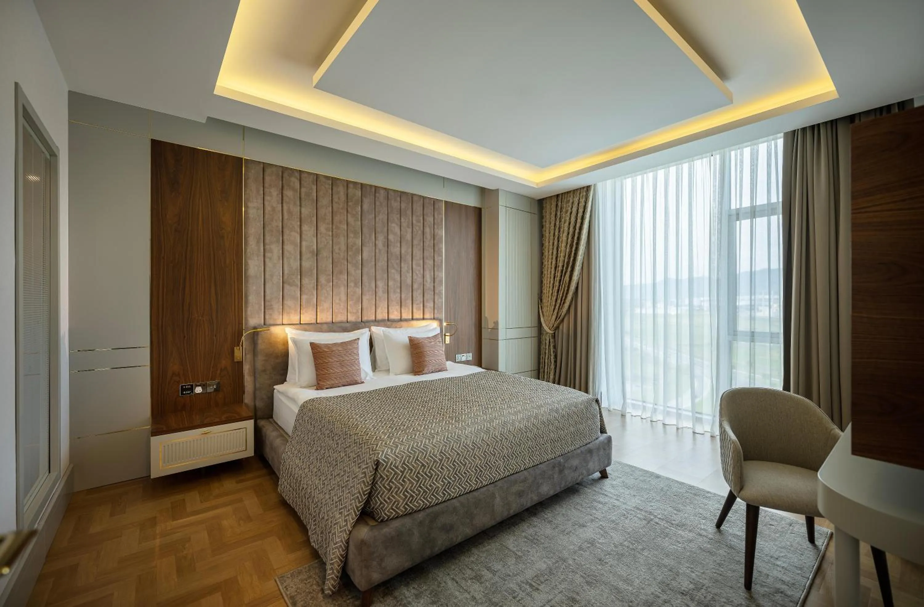 Photo of the whole room, Bed in Concorde Tower Hotel & Casino