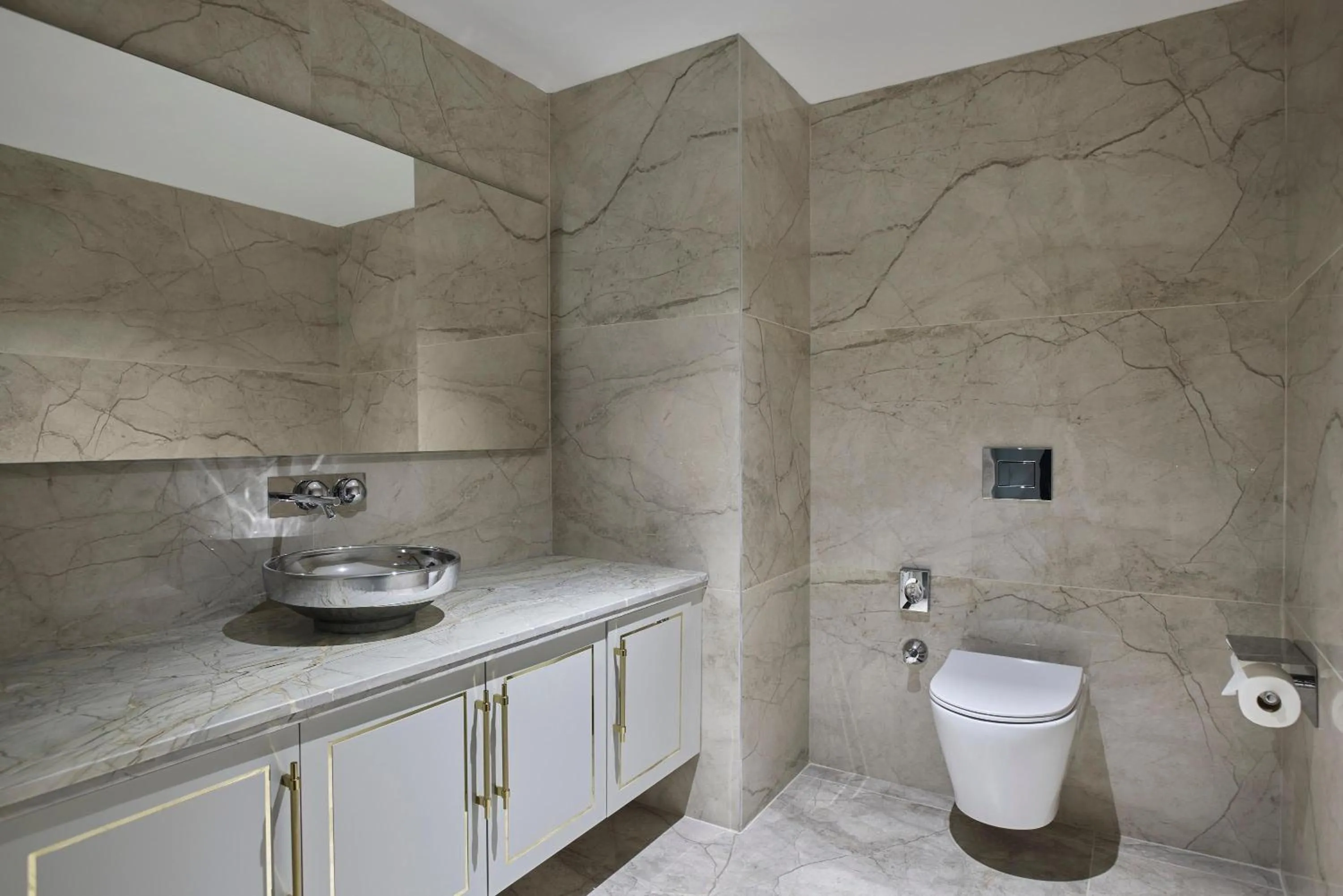 Shower in Concorde Tower Hotel & Casino