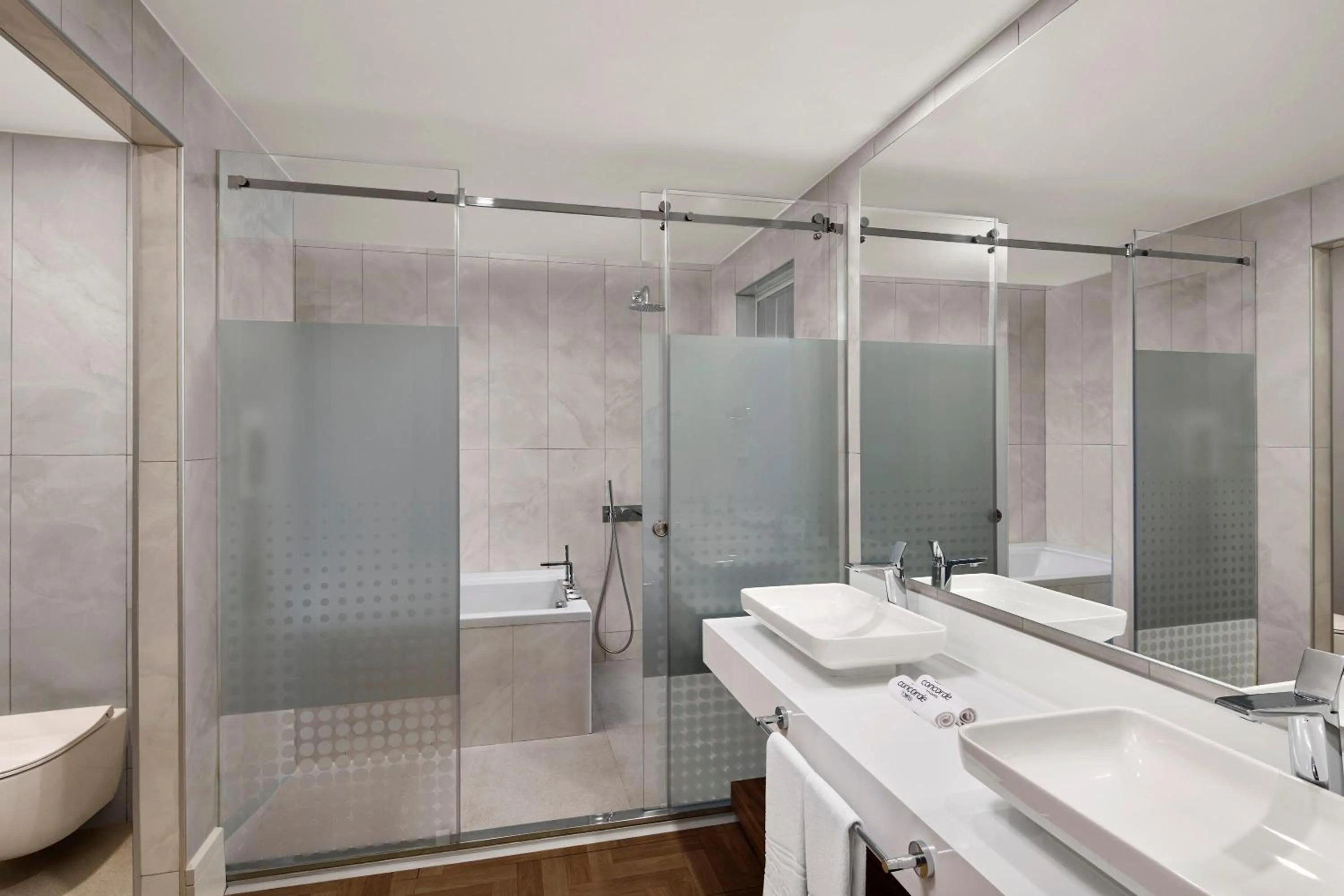 Shower in Concorde Tower Hotel & Casino