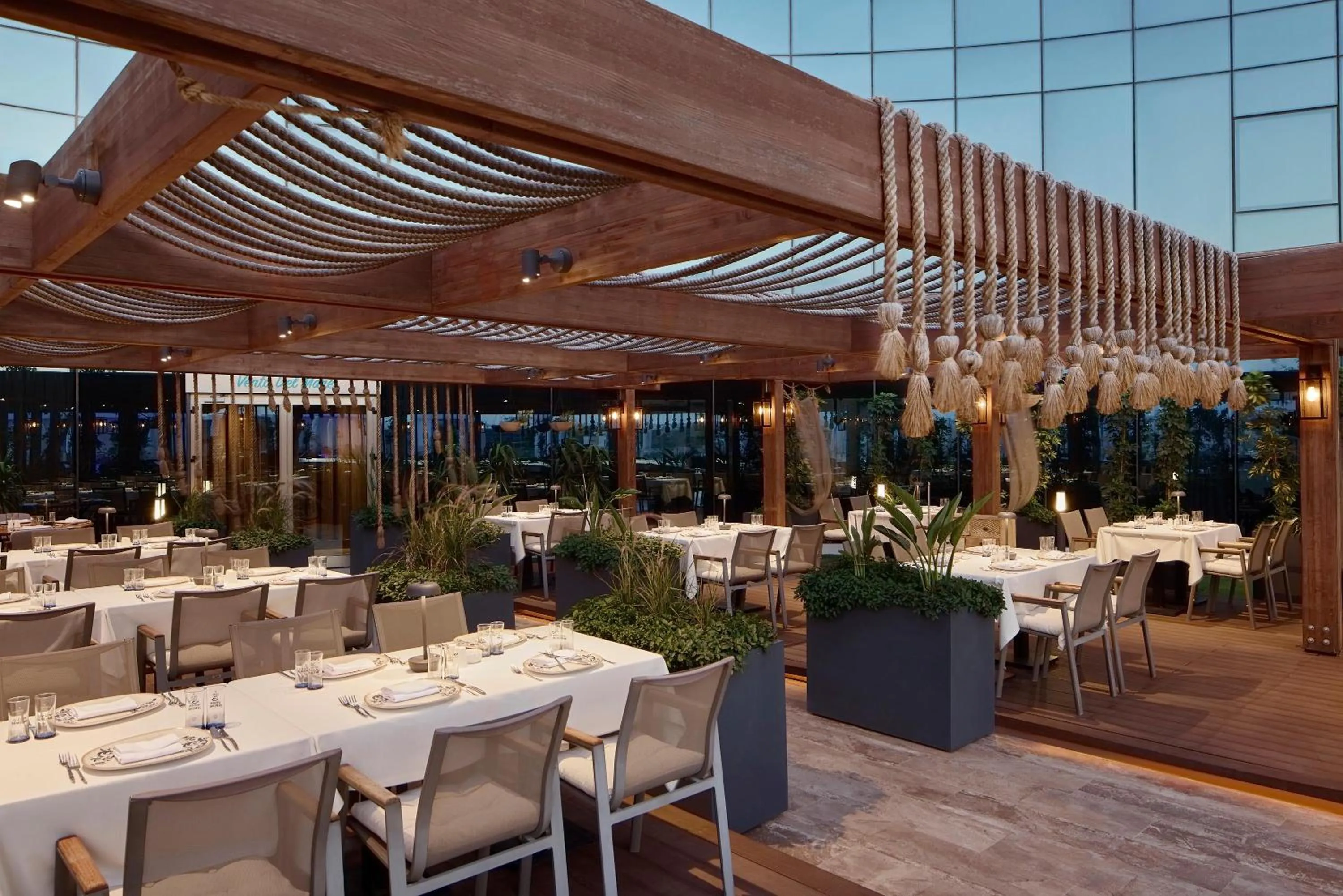 Restaurant/places to eat in Concorde Tower Hotel & Casino