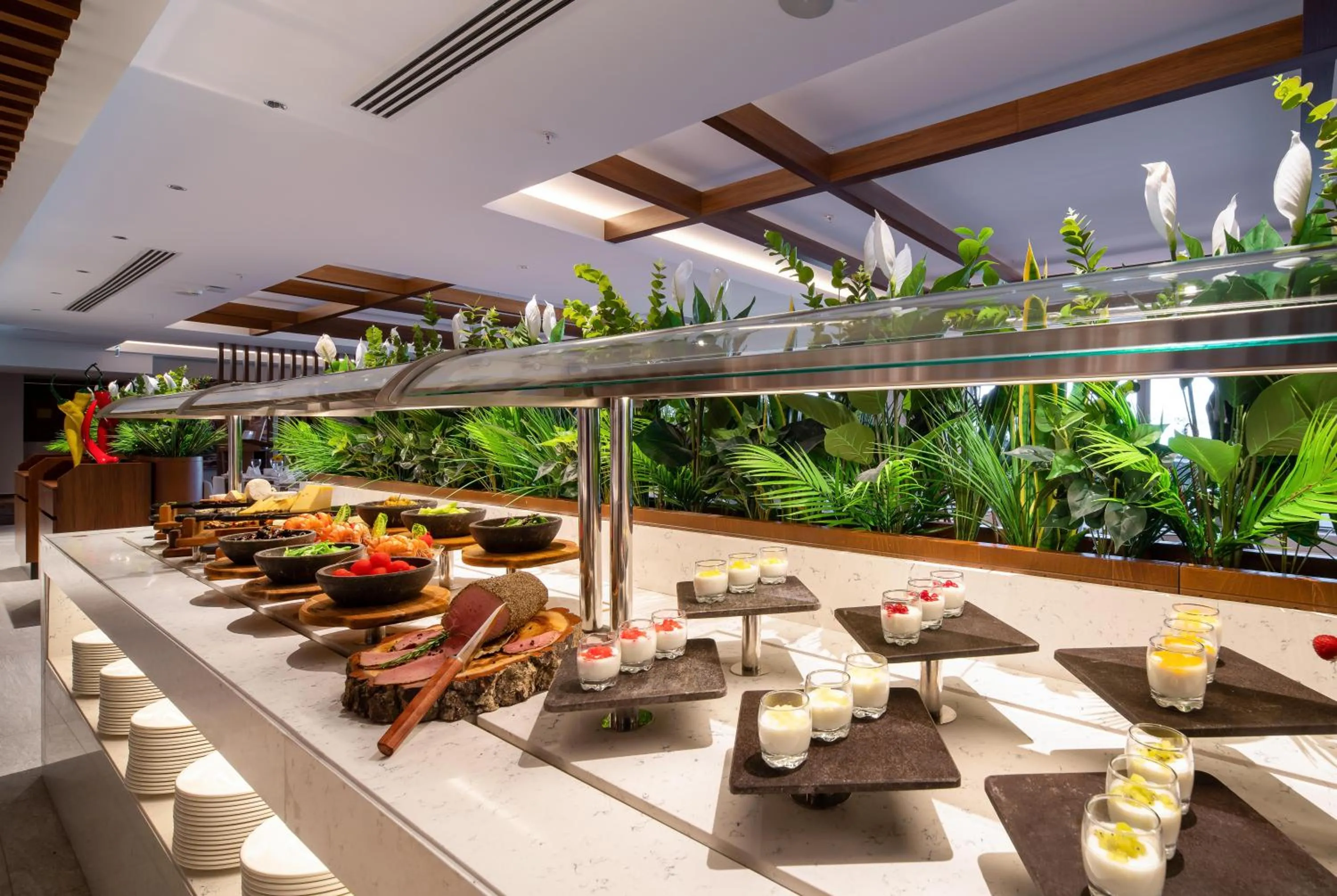 Restaurant/places to eat in Concorde Tower Hotel & Casino