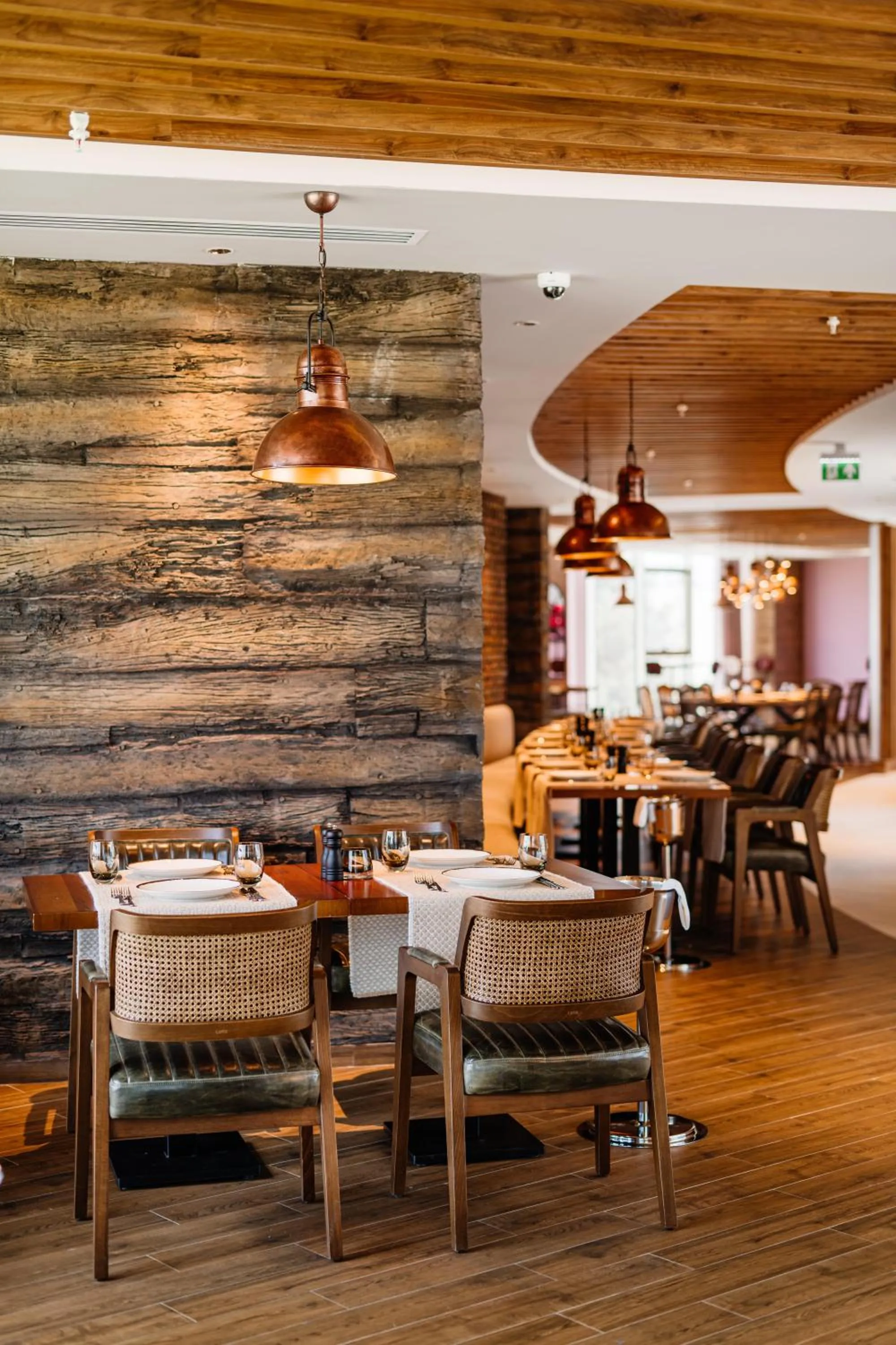 Restaurant/places to eat in Concorde Tower Hotel & Casino