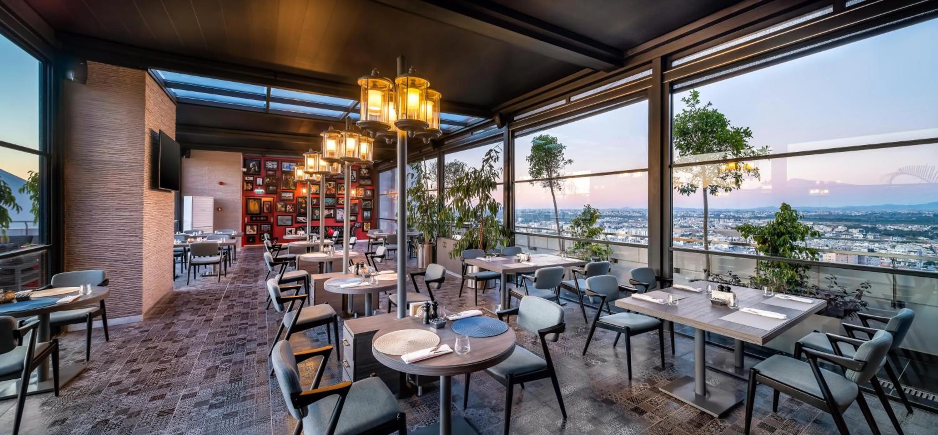 Restaurant/places to eat in Concorde Tower Hotel & Casino