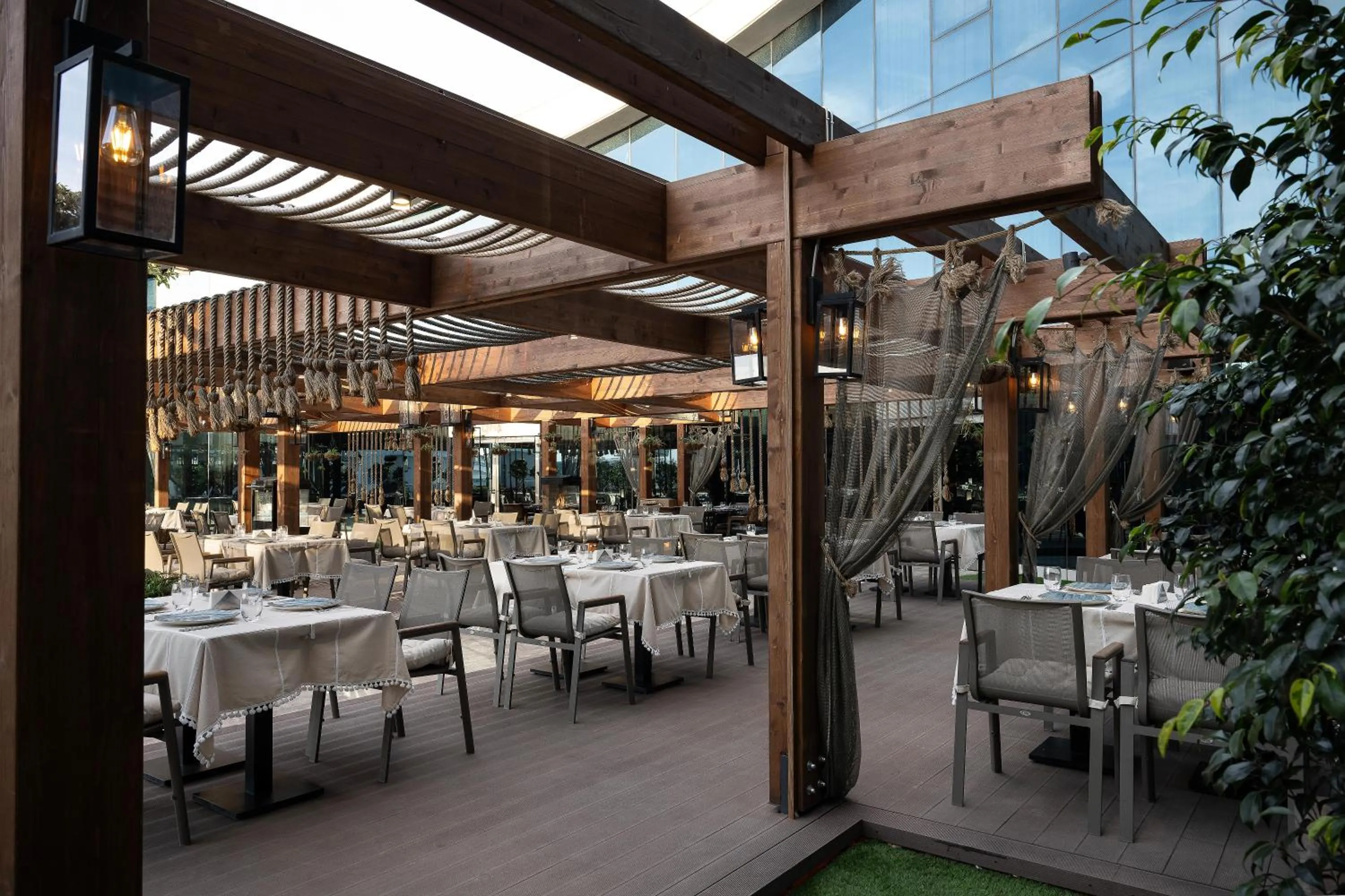 Restaurant/places to eat in Concorde Tower Hotel & Casino