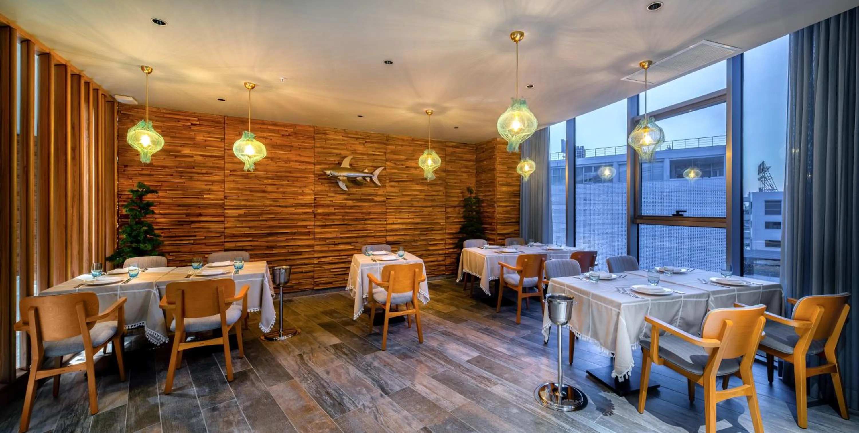 Restaurant/places to eat in Concorde Tower Hotel & Casino