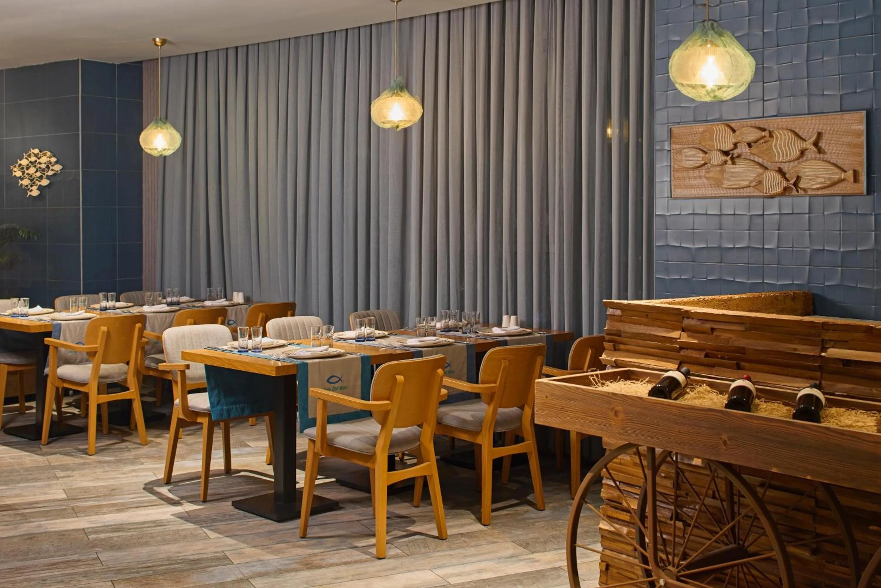 Restaurant/places to eat in Concorde Tower Hotel & Casino