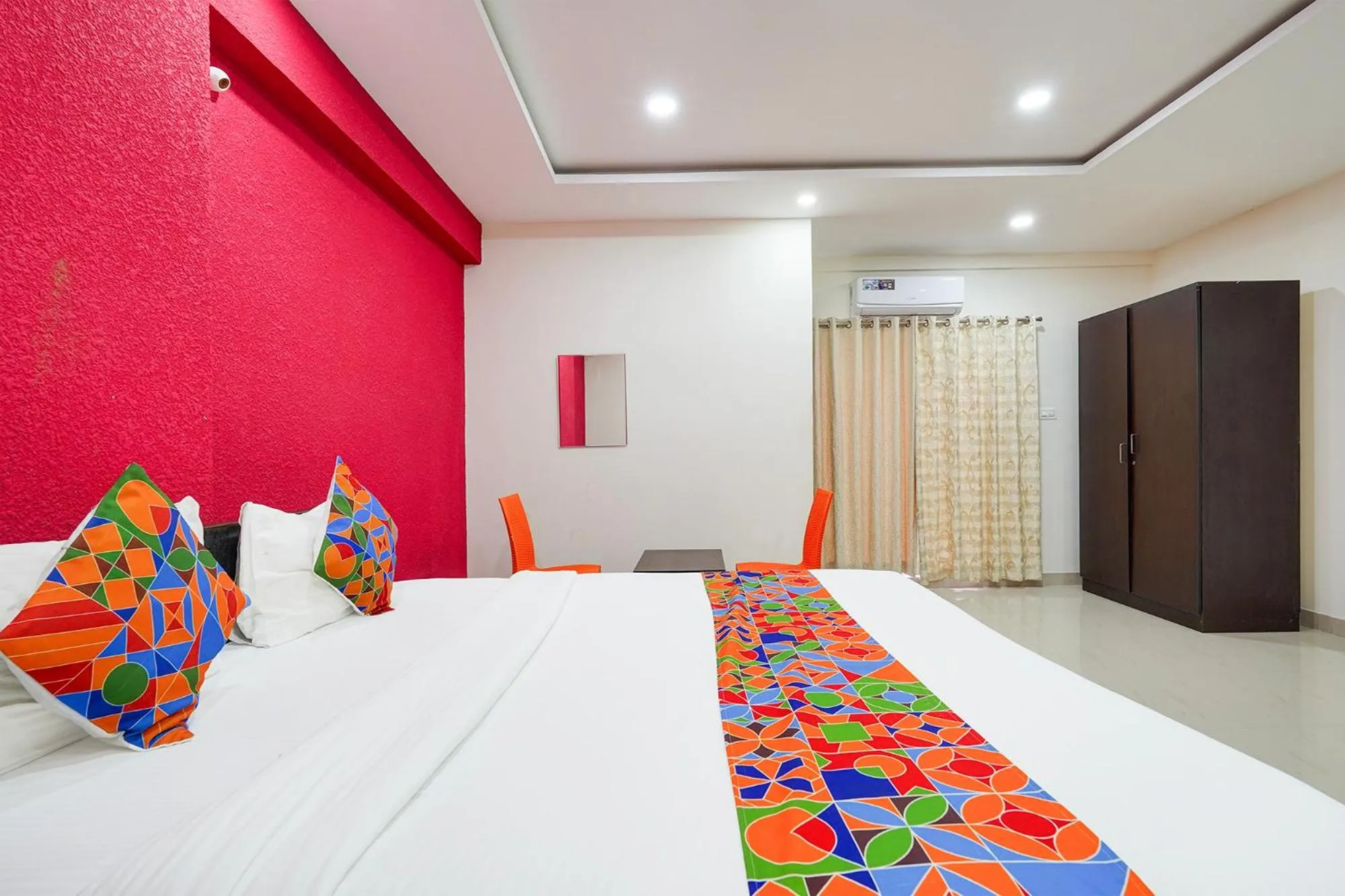 Bed in FabHotel Atithi Residency - Nr Kaikondrahalli Lake