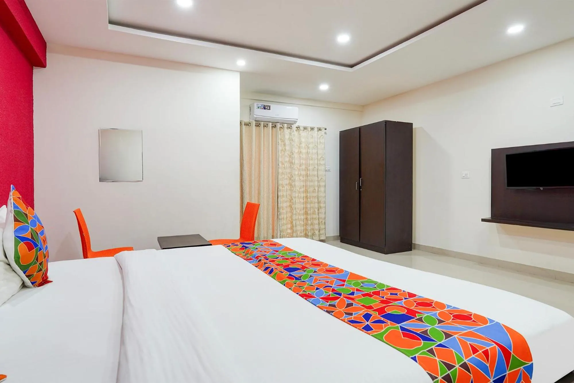 Bed in FabHotel Atithi Residency - Nr Kaikondrahalli Lake