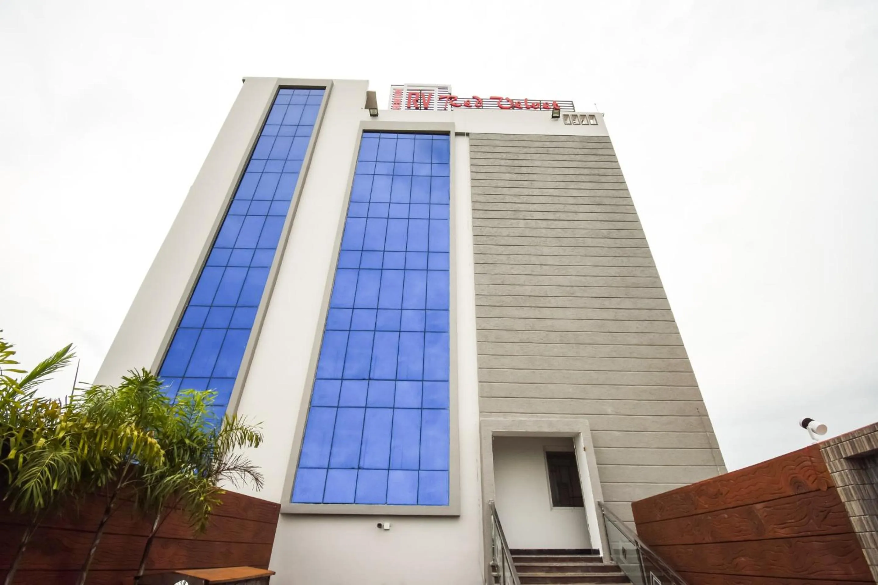 Facade/entrance in Hotel O Red Velvet Premium