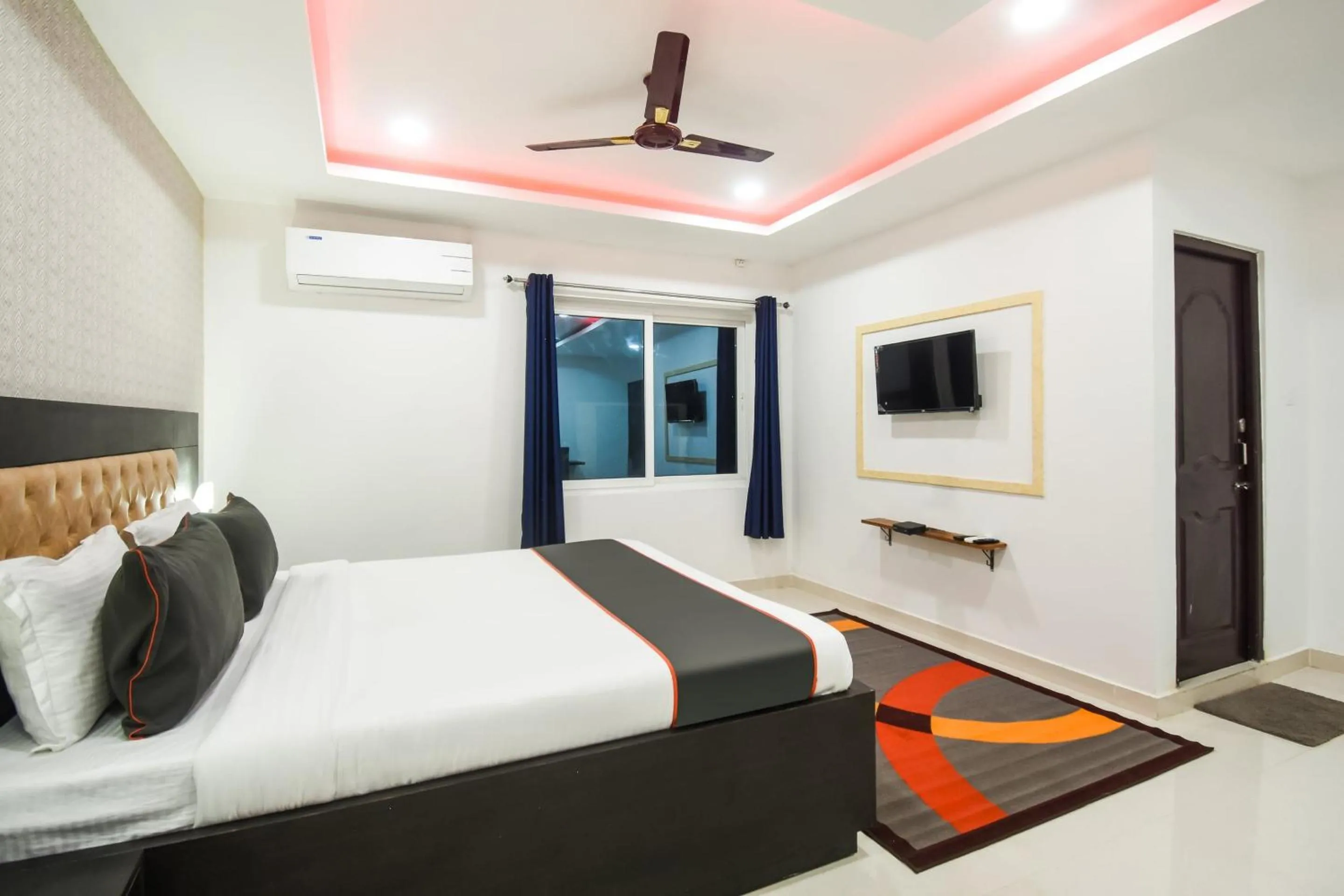 Bedroom, Bed in Hotel O Red Velvet Premium