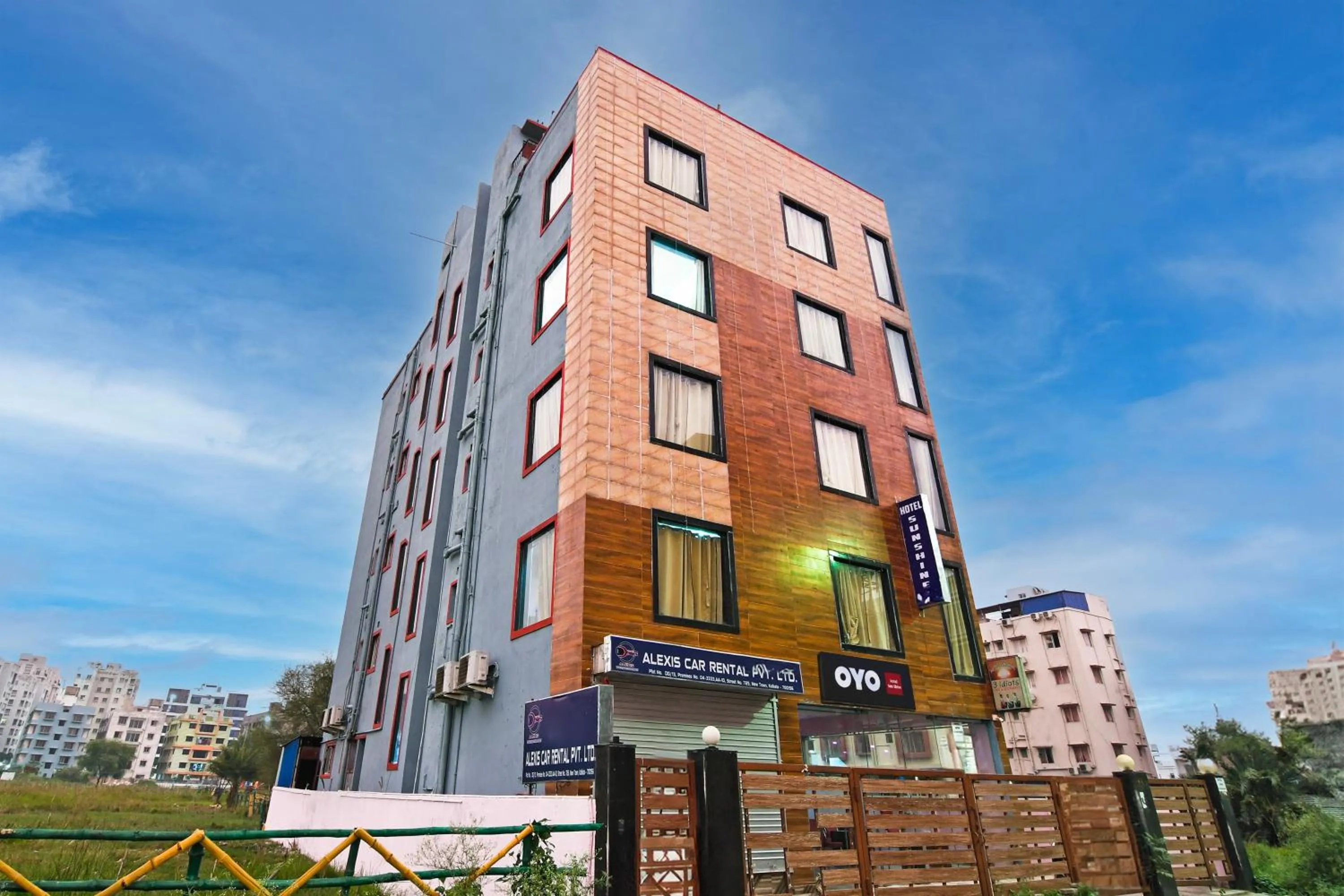 Facade/entrance in Hotel O Sunshine Near Netaji Subhash Chandra Bose International Airport