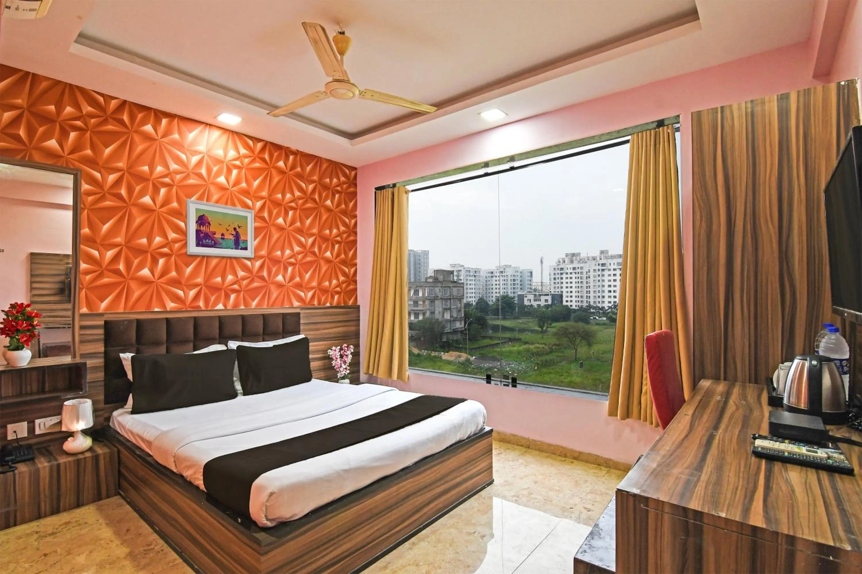 Bedroom, Bed in Hotel O Sunshine Near Netaji Subhash Chandra Bose International Airport