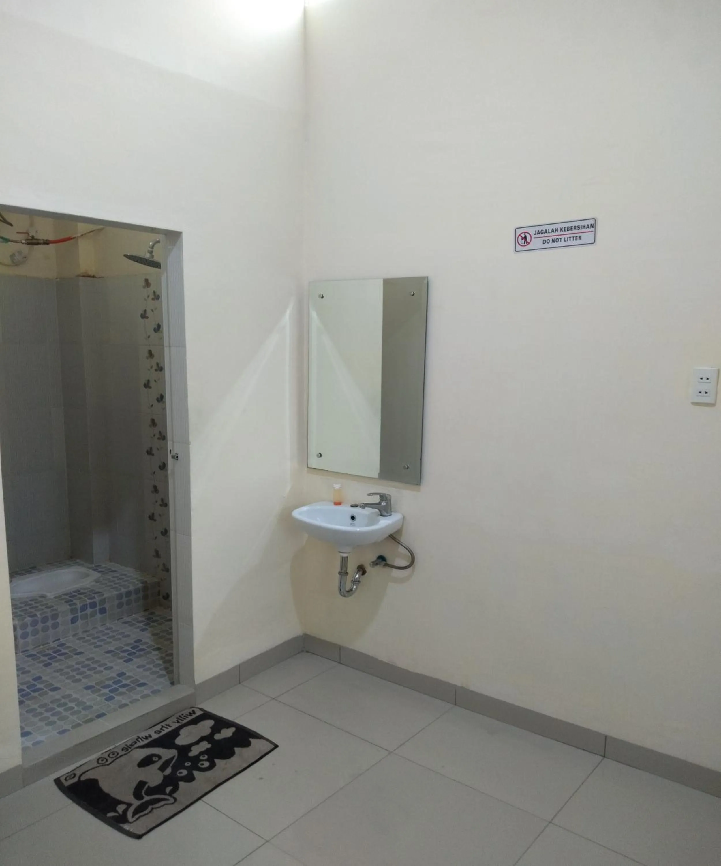 Bathroom in D&D Guest House & Cafe Syariah
