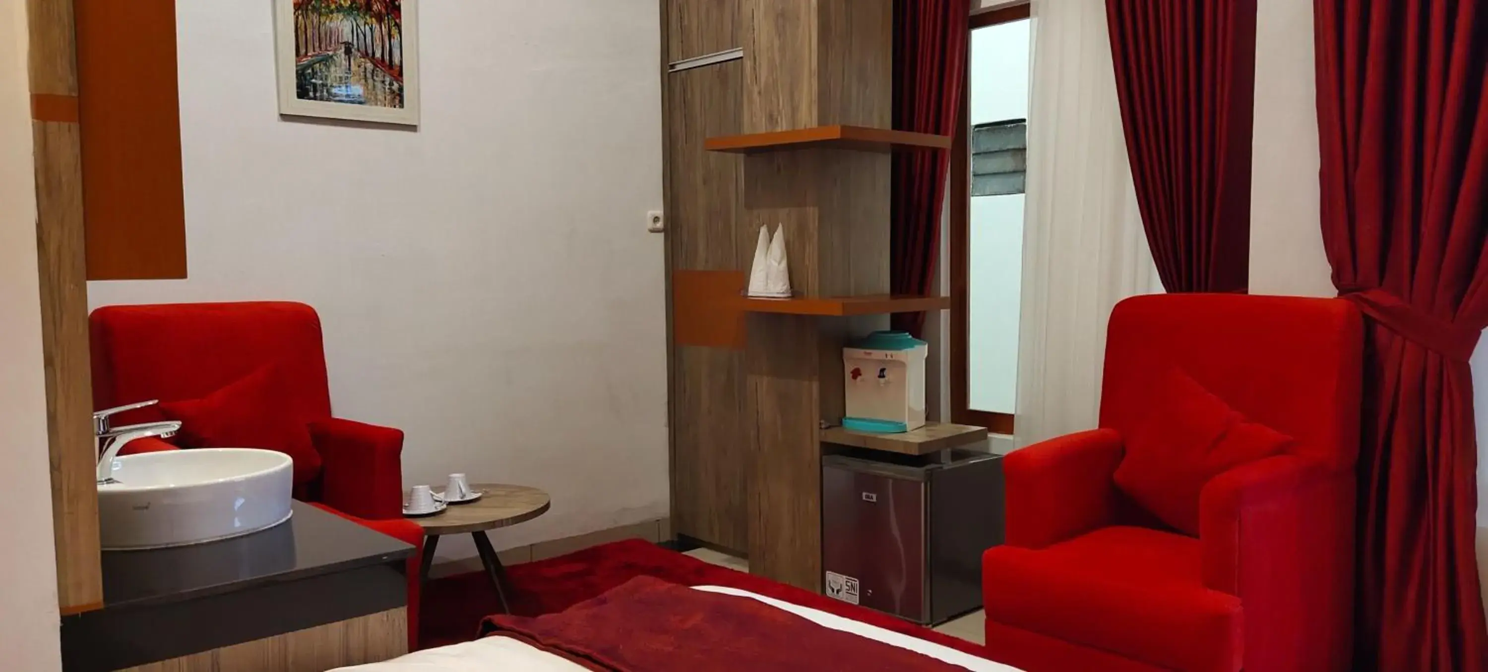 Deluxe Twin Room in D&D Guest House & Cafe Syariah Deluxe Twin Room in D&D Guest House & Cafe Syariah