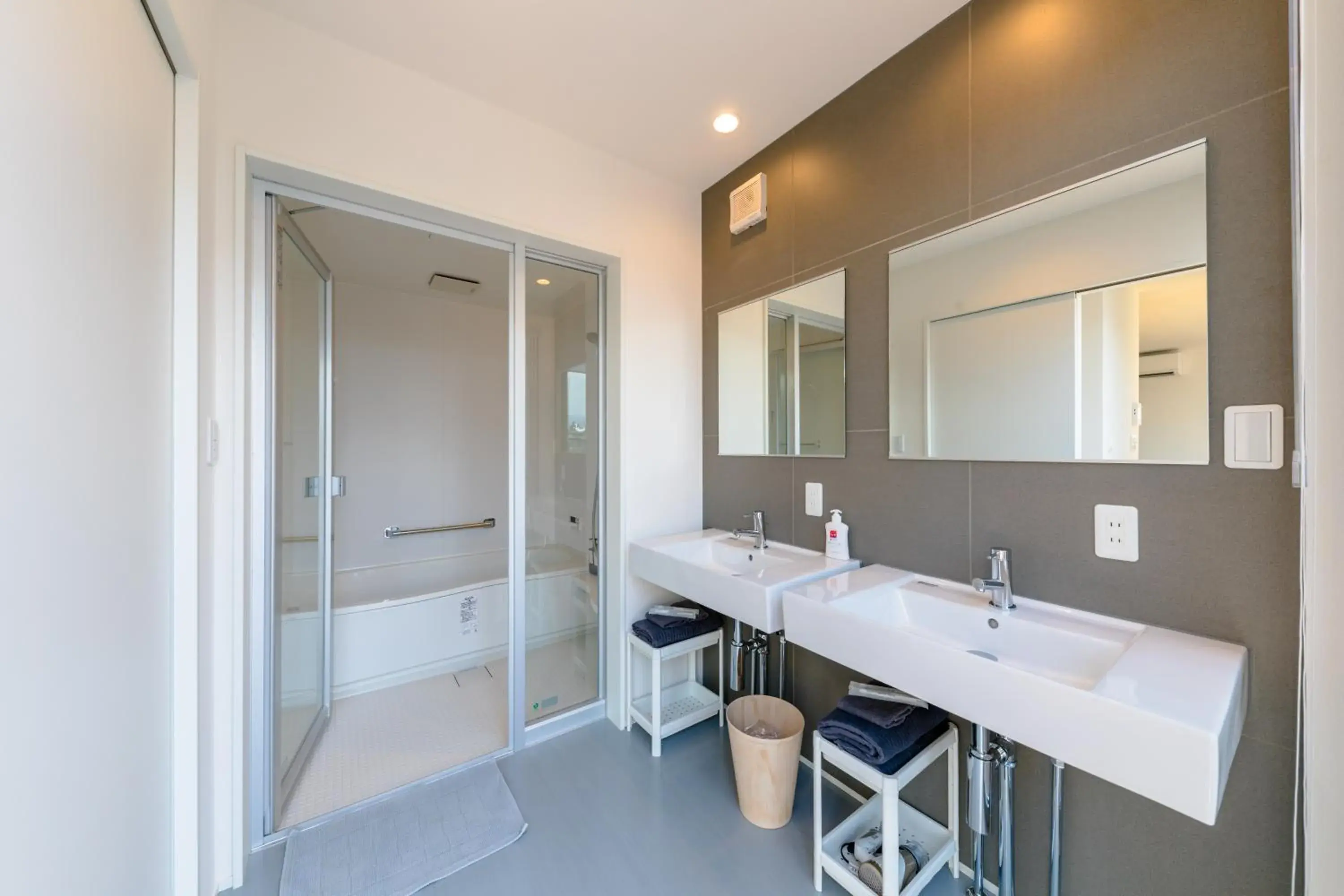 Shower in Frame View Mt.Fuji -east- Shower in Frame View Mt.Fuji -east-