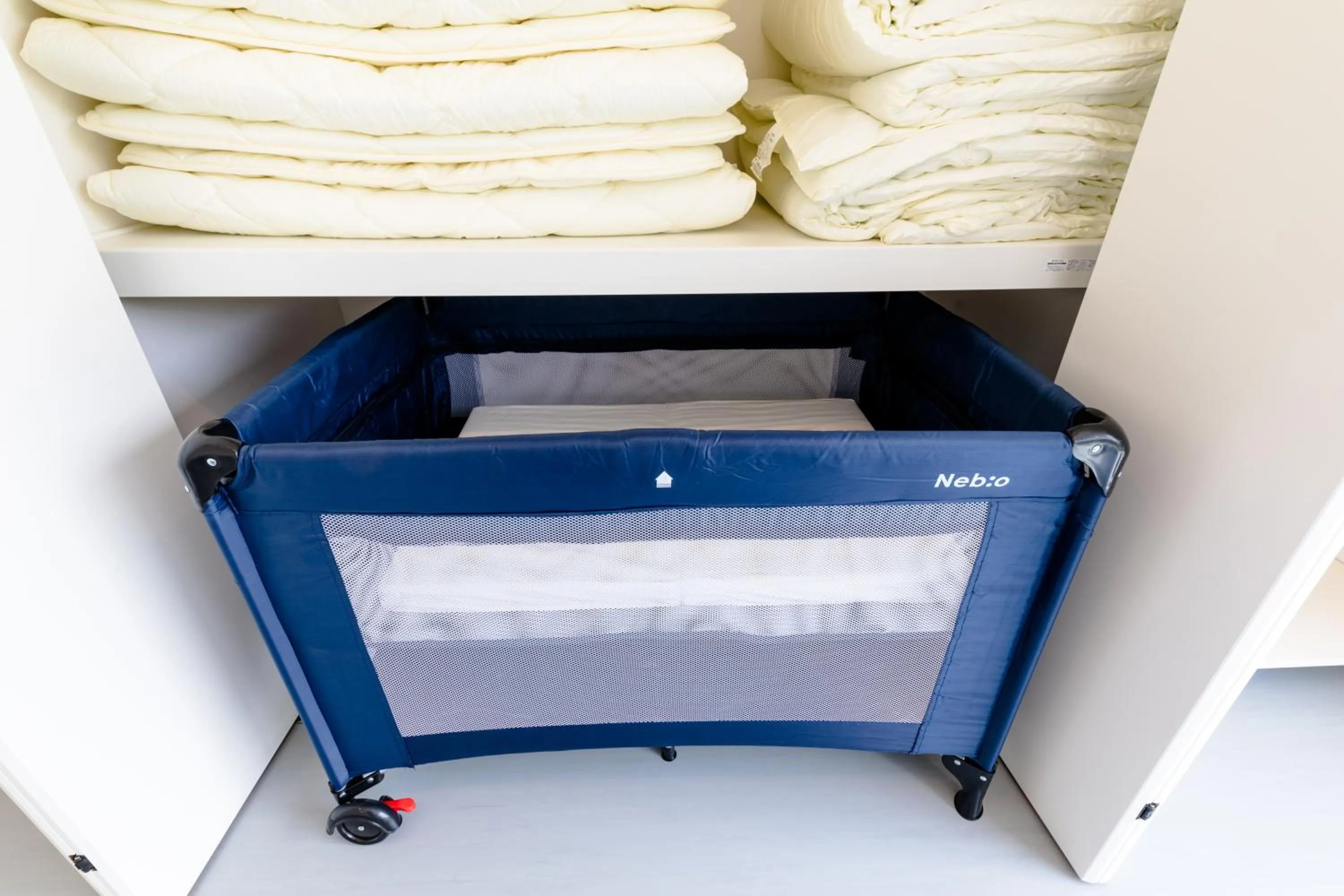 Bed in Frame View Mt.Fuji -east-