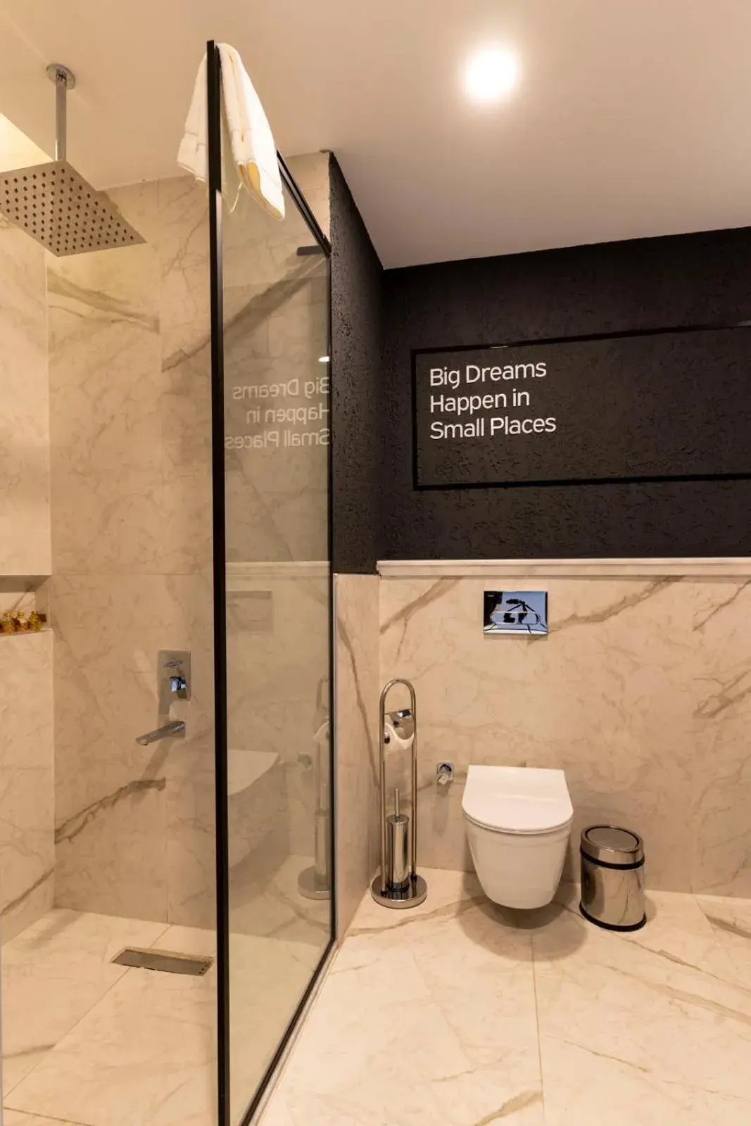 Deluxe Twin Room with Balcony - single occupancy in Hotel Bonvie Deluxe Twin Room with Balcony - single occupancy in Hotel Bonvie