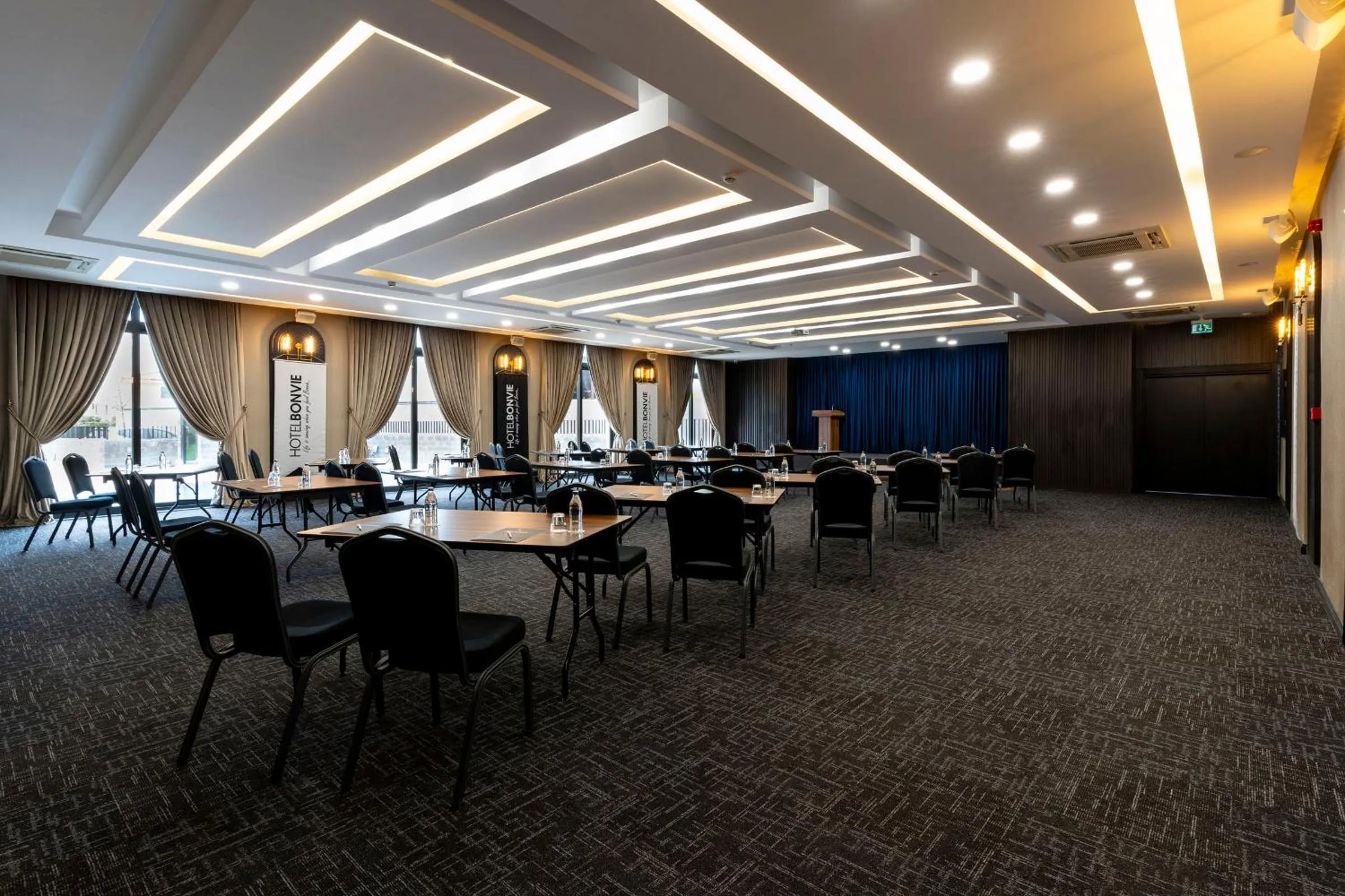 Business facilities in Hotel Bonvie