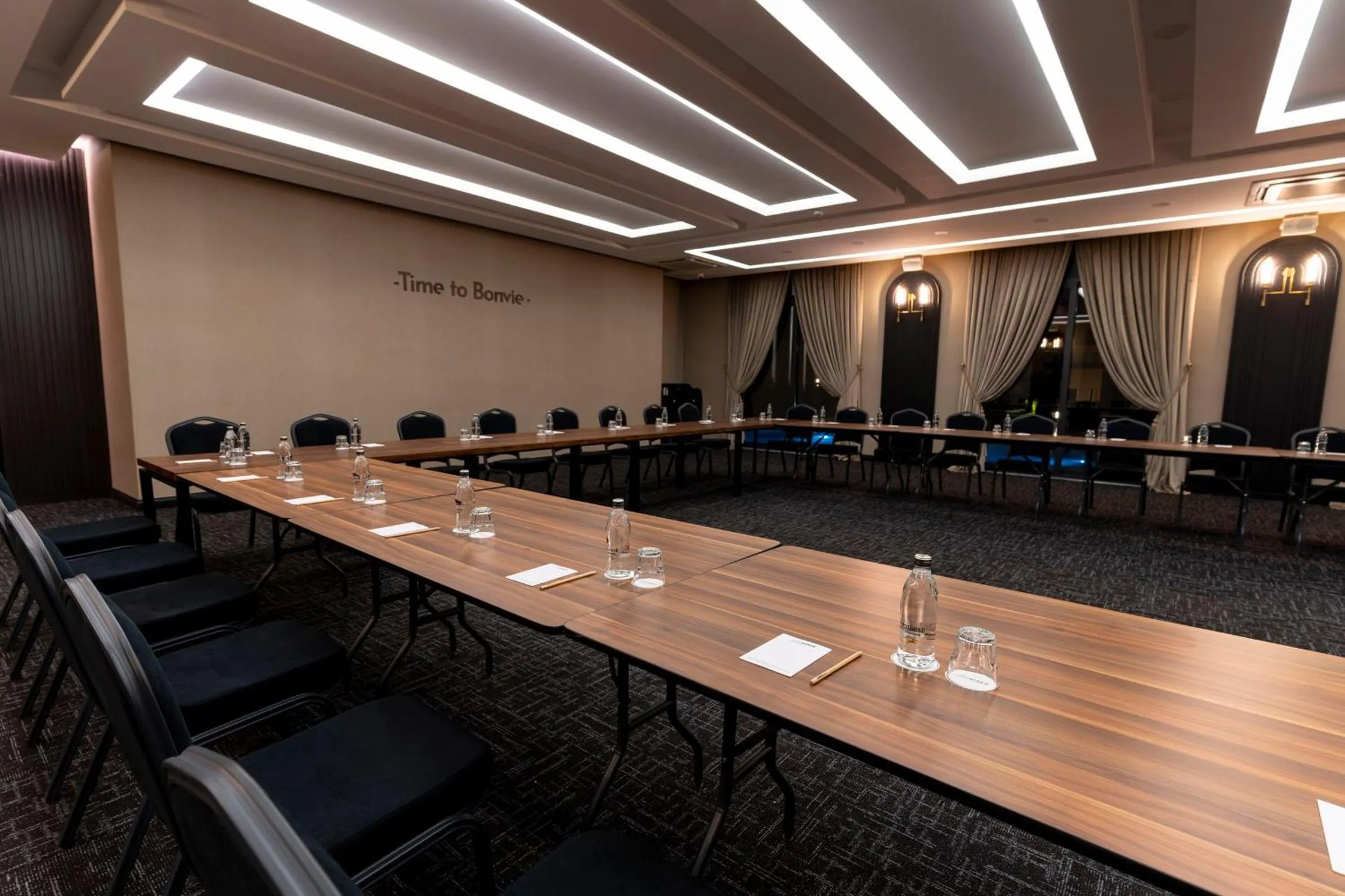 Business facilities in Hotel Bonvie