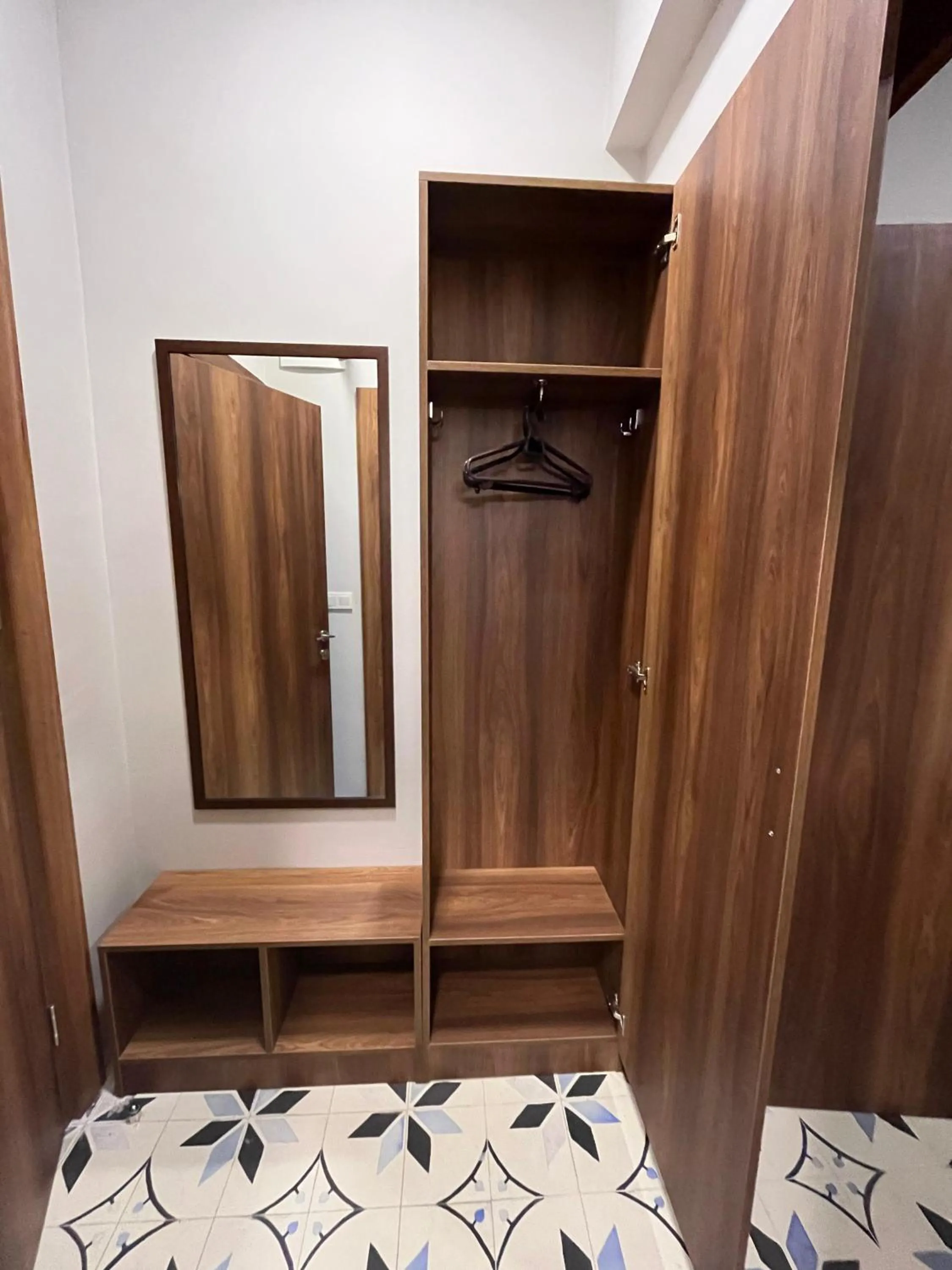 wardrobe in Andi Hotel